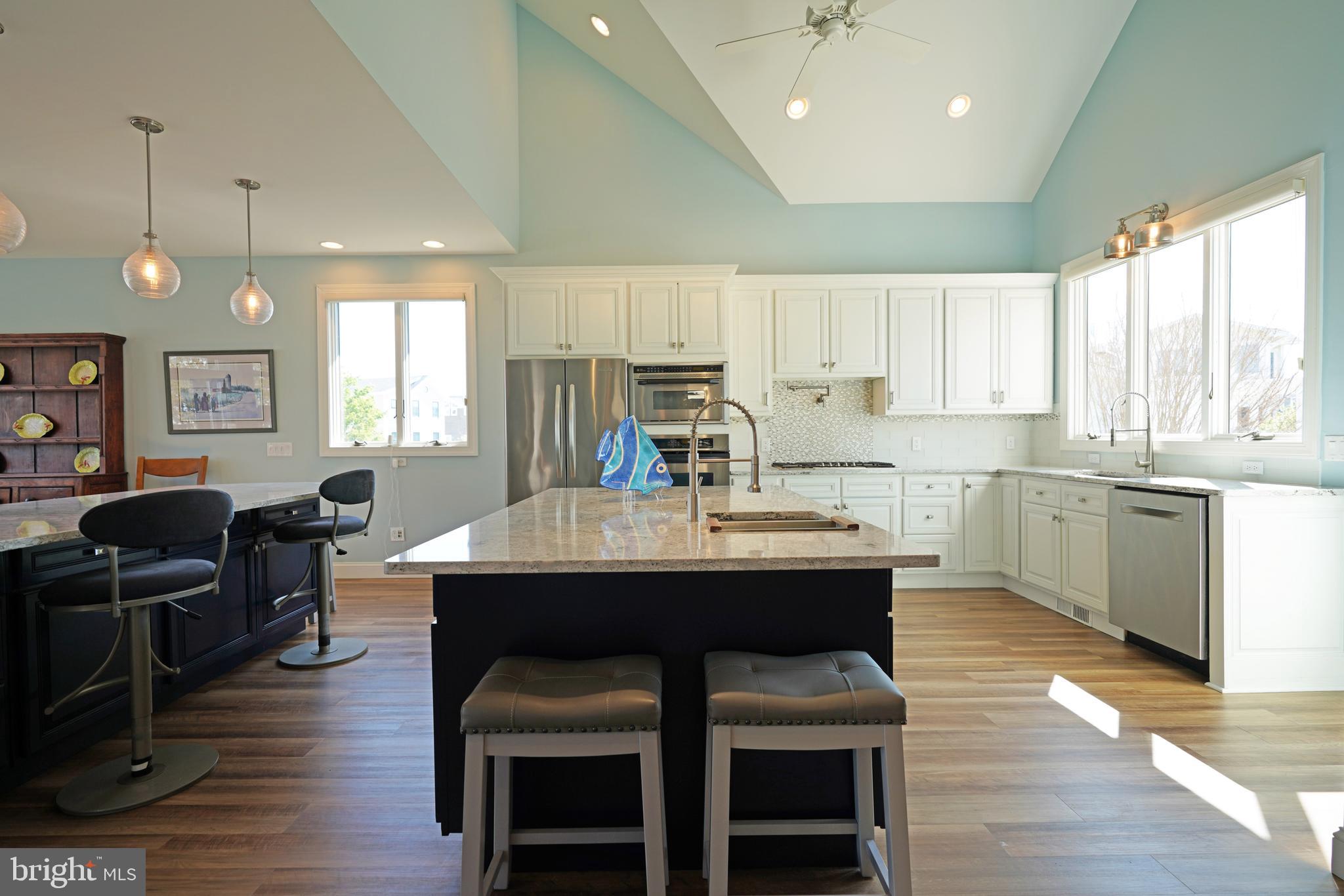 CAPE SHORES - Residential