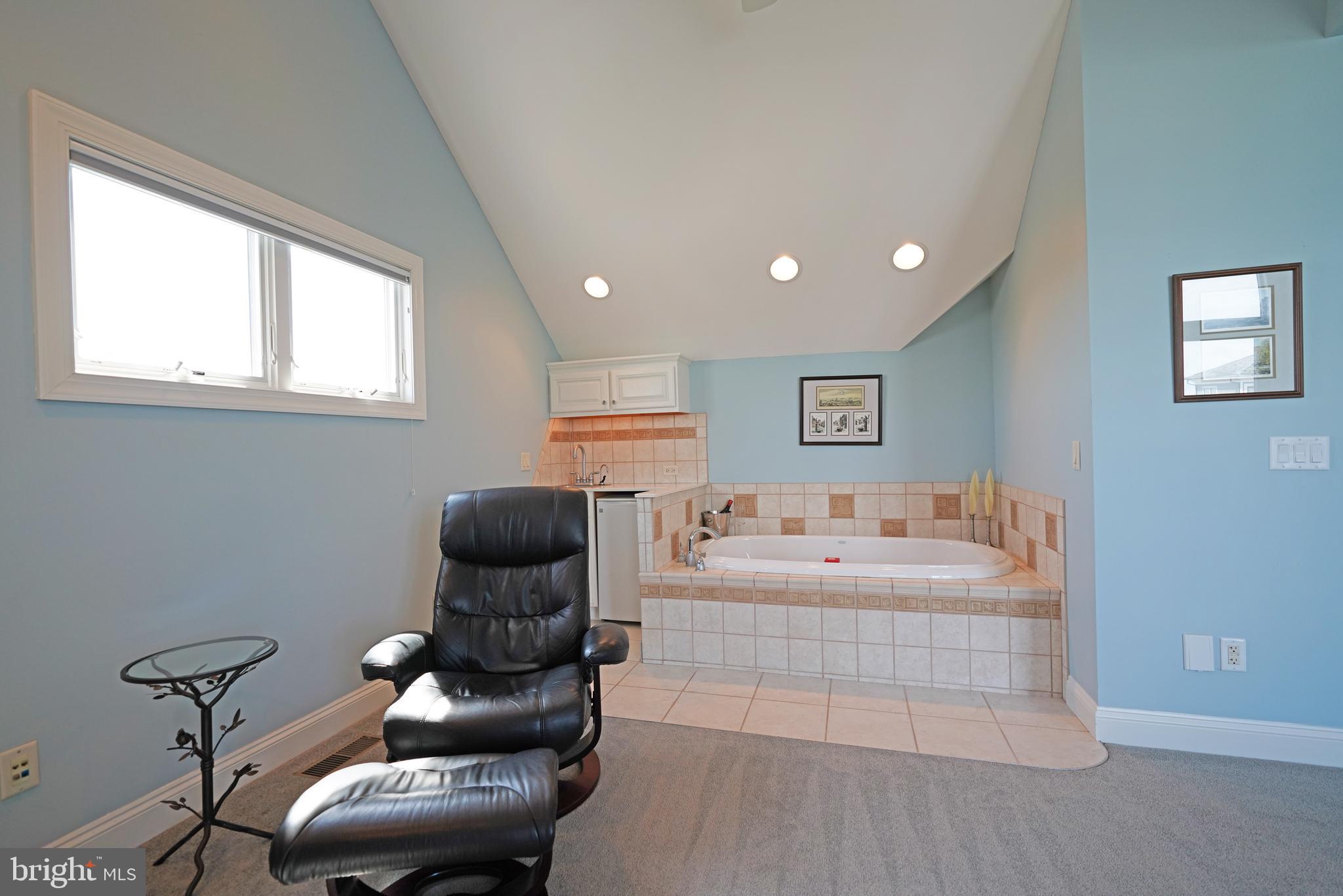 CAPE SHORES - Residential