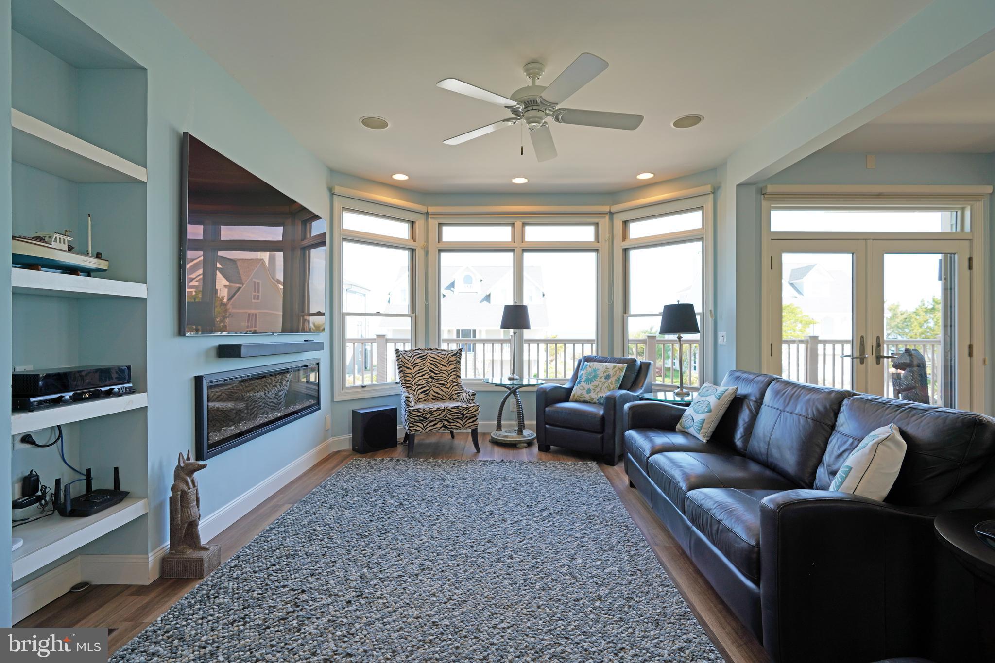 CAPE SHORES - Residential