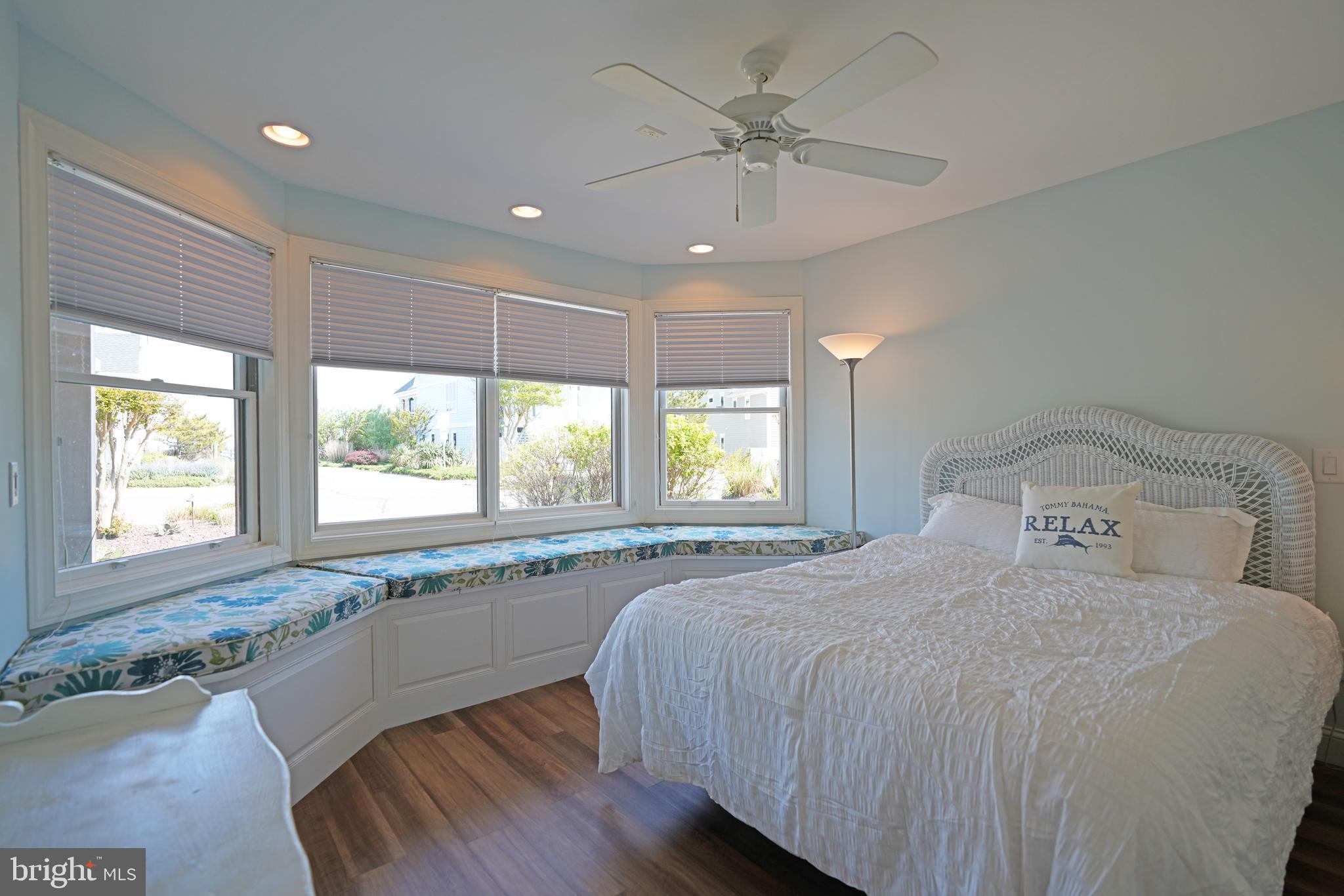 CAPE SHORES - Residential