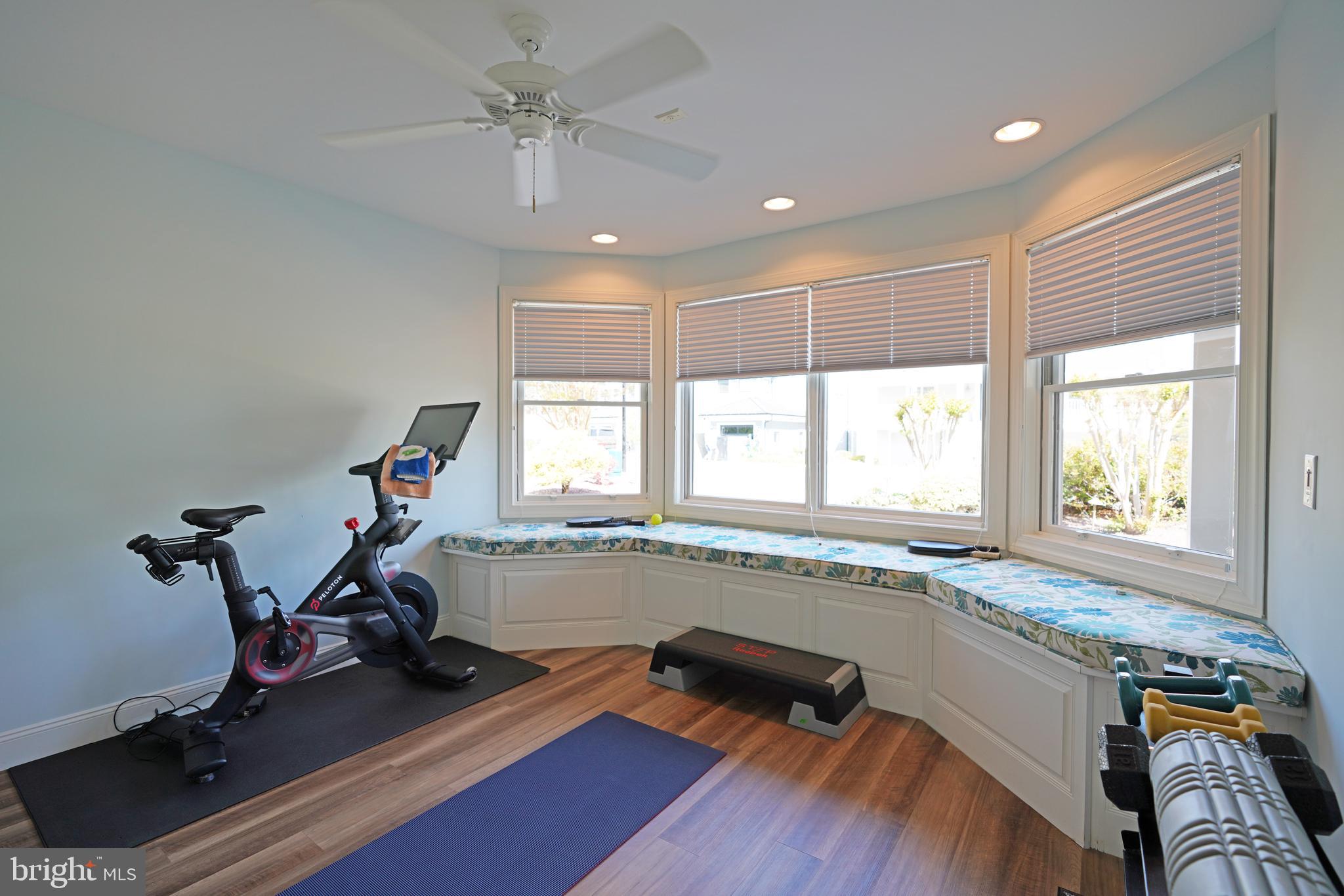 CAPE SHORES - Residential