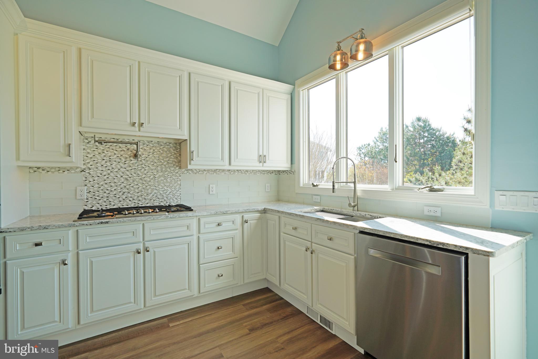 CAPE SHORES - Residential