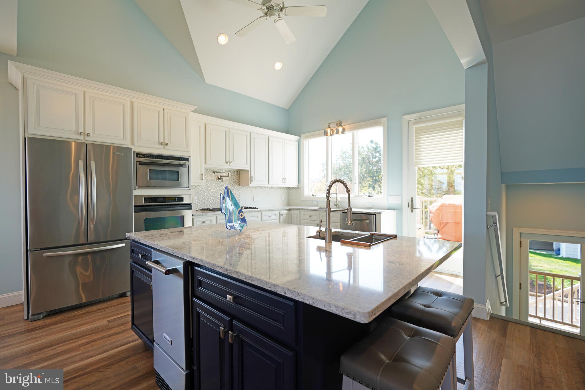 CAPE SHORES - Residential