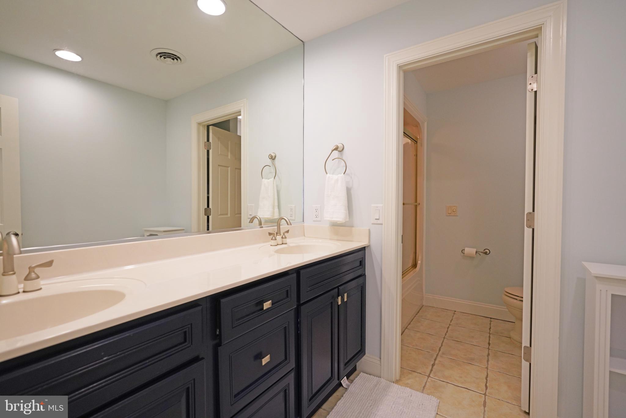 CAPE SHORES - Residential