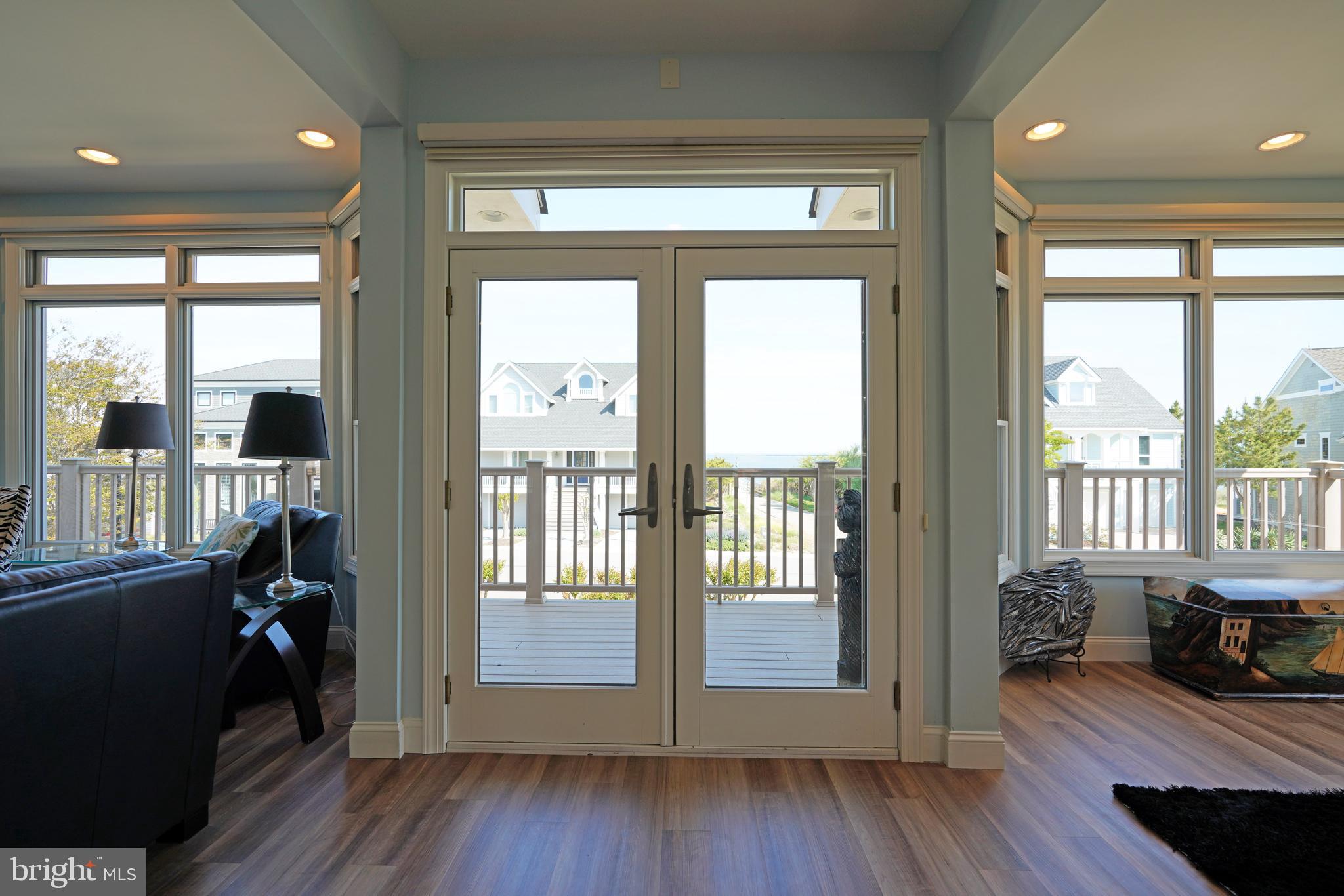 CAPE SHORES - Residential