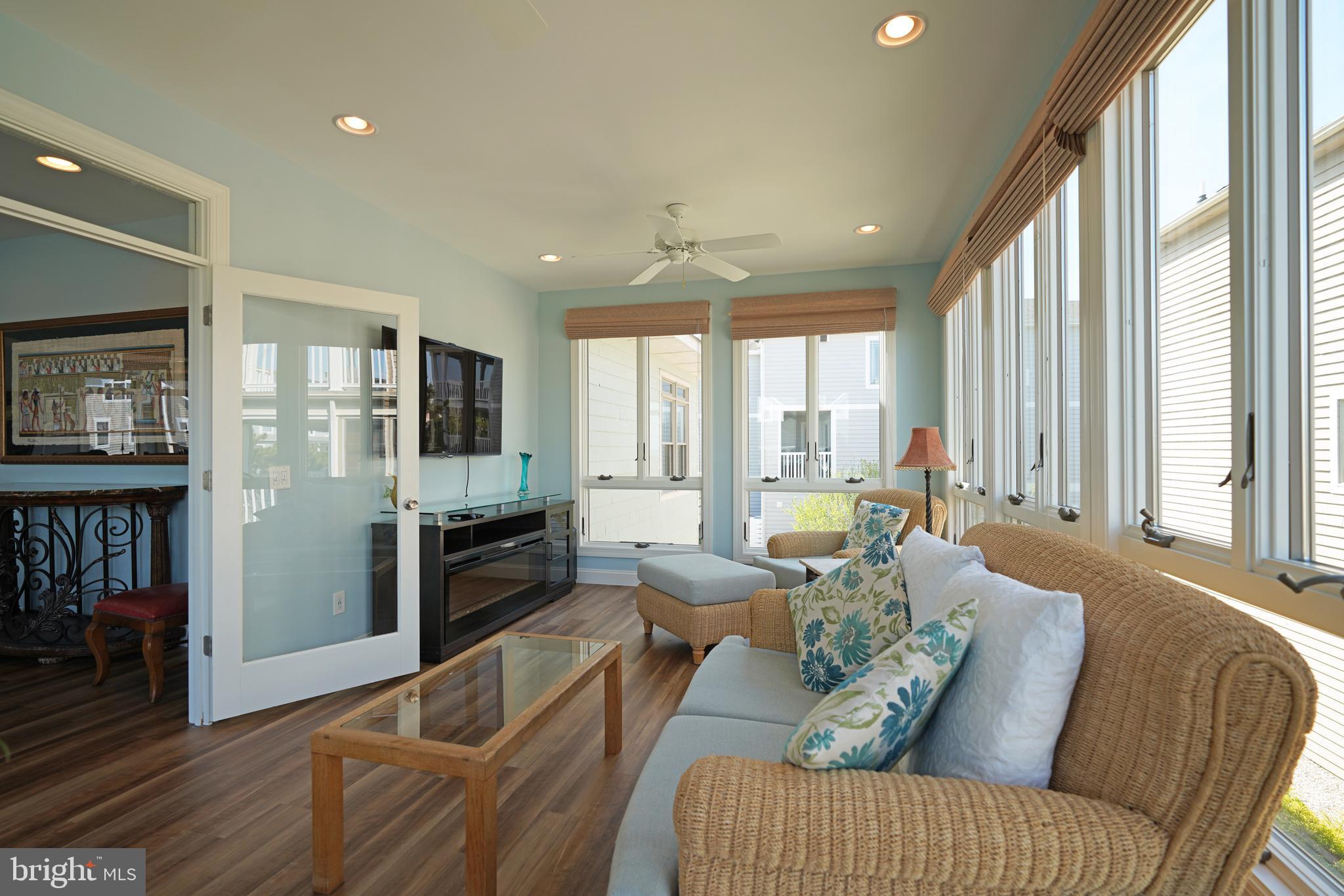 CAPE SHORES - Residential