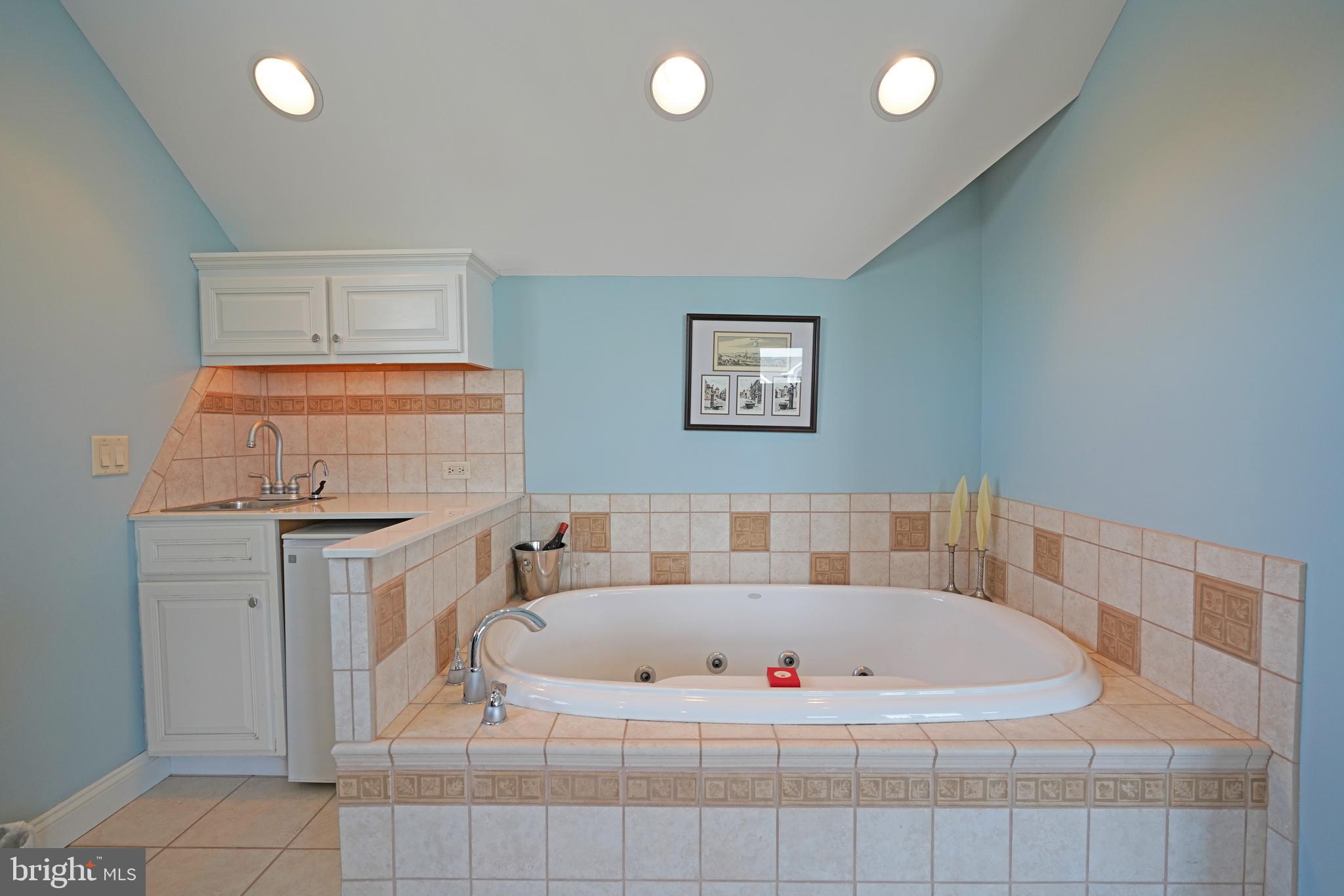 CAPE SHORES - Residential