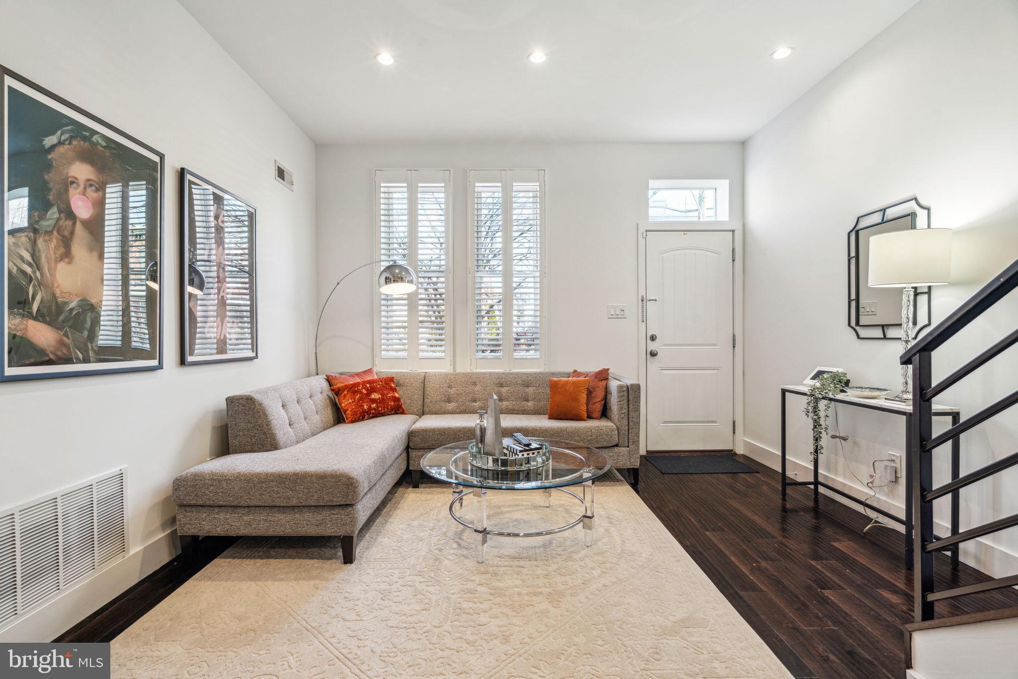 FAIRMOUNT - Residential Lease