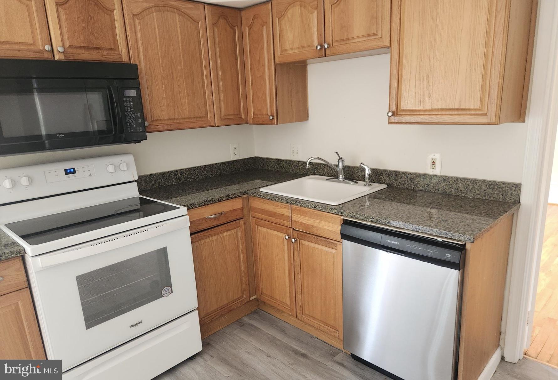 POTOMAC OUTSIDE - Residential Lease