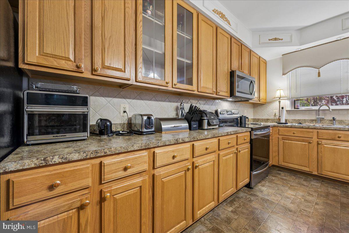 1011 LLANO DRIVE