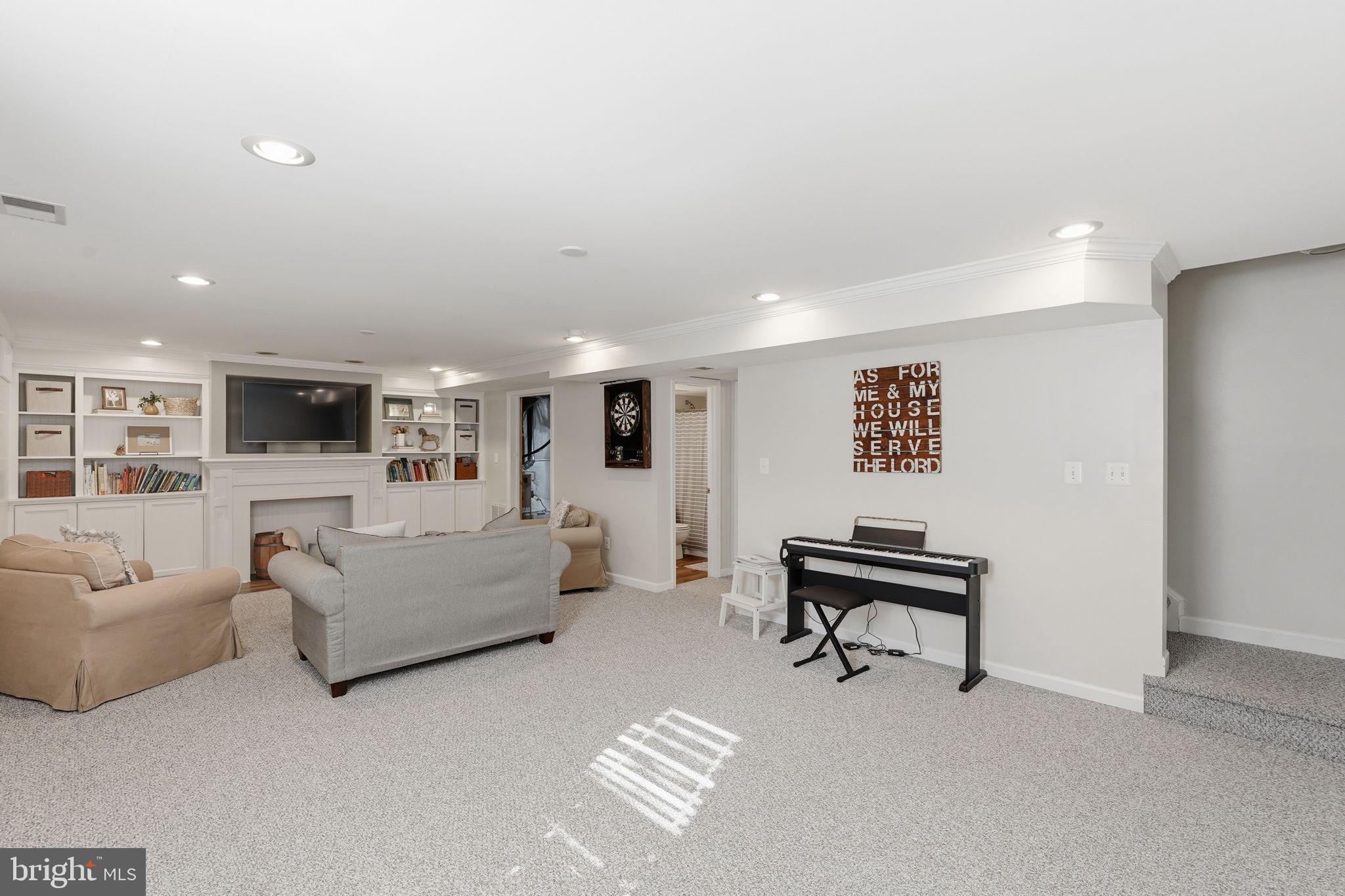 STAFFORD LAKES - Residential