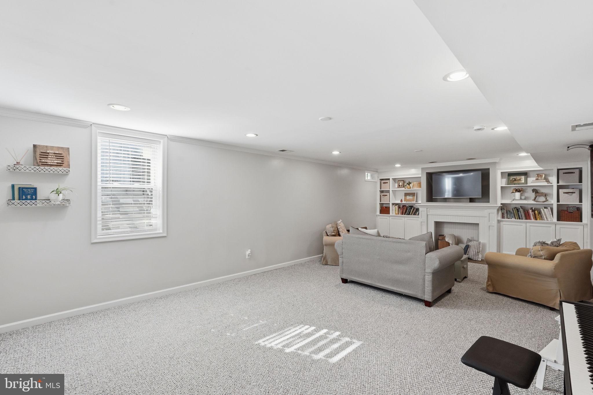 STAFFORD LAKES - Residential