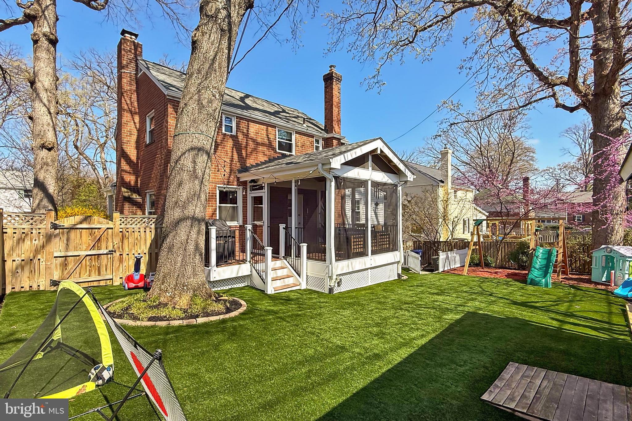 ARLINGTON FOREST - Residential