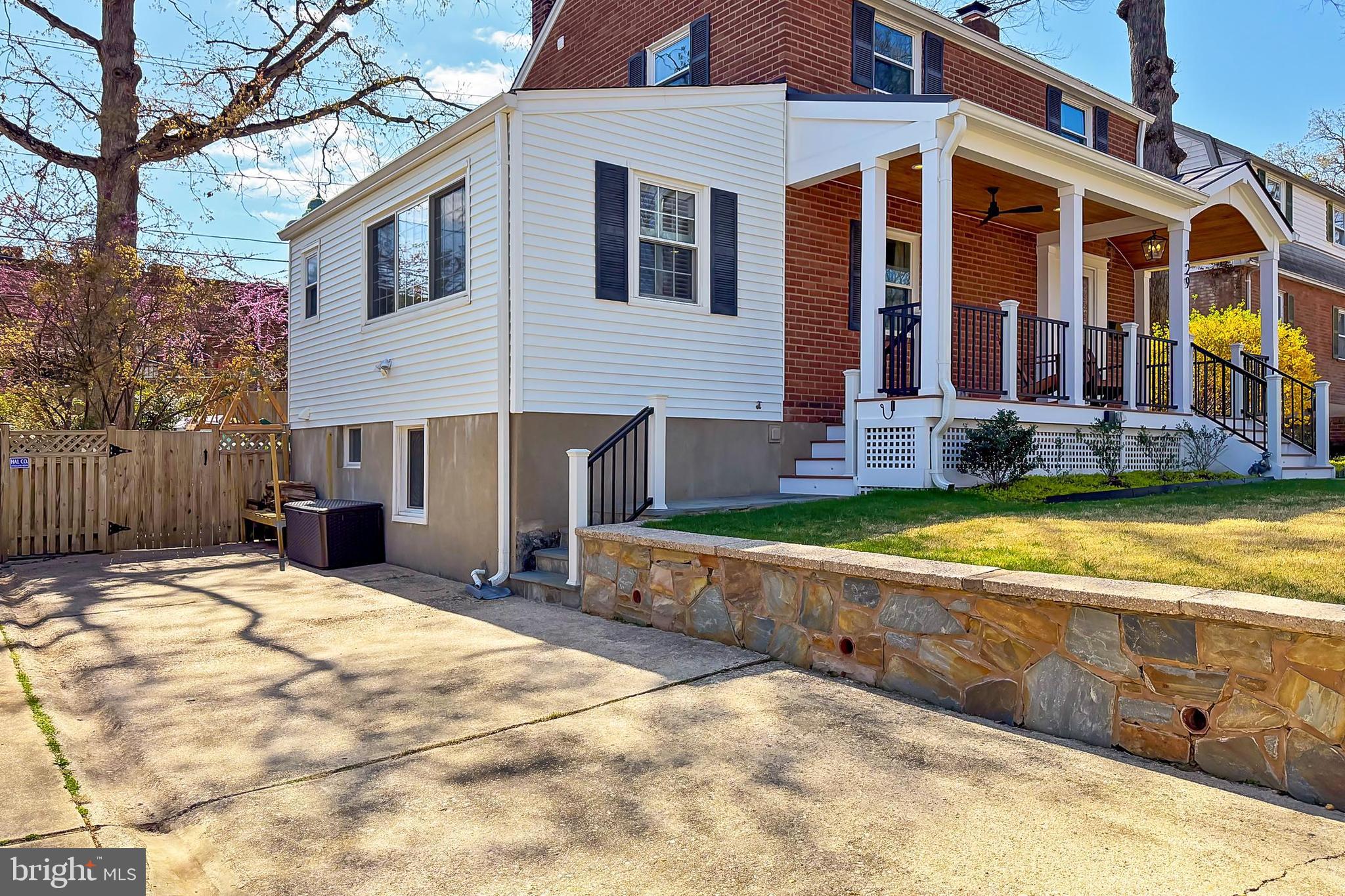 ARLINGTON FOREST - Residential