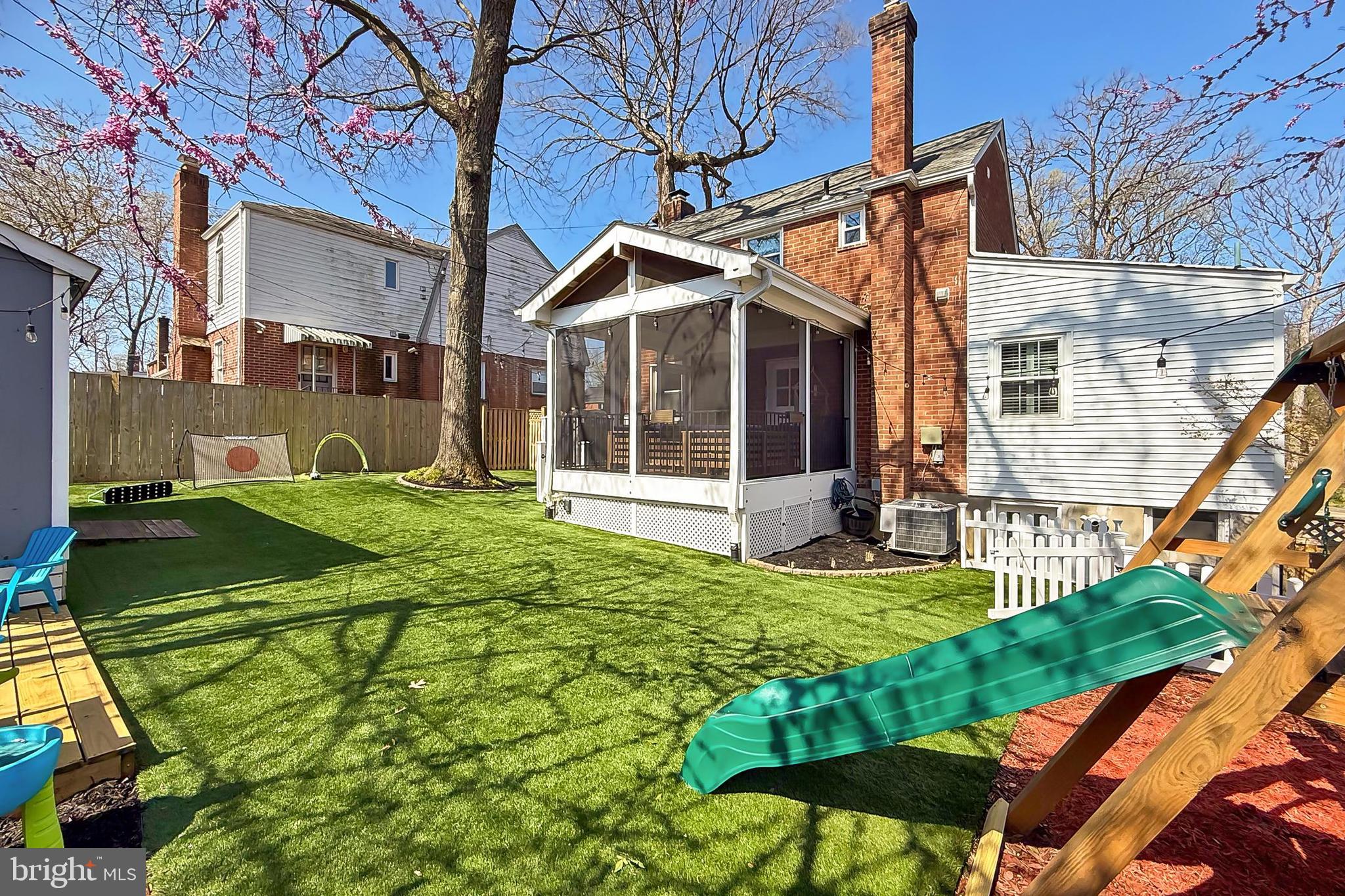 ARLINGTON FOREST - Residential