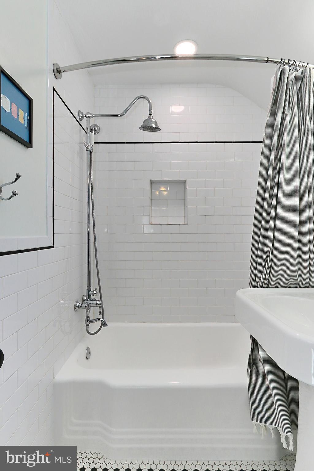 ARLINGTON FOREST - Residential