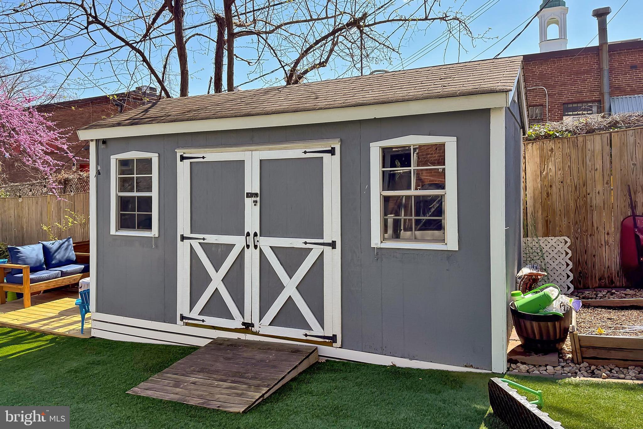 ARLINGTON FOREST - Residential