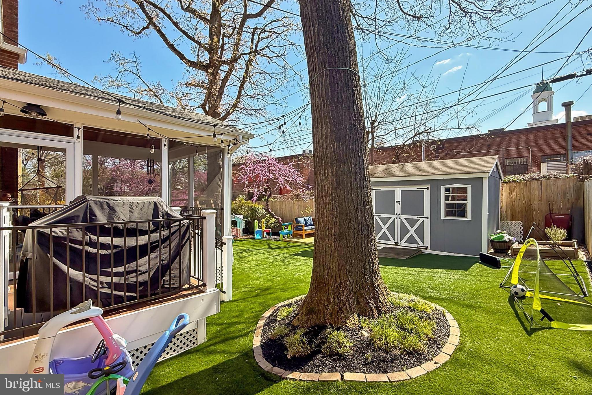 ARLINGTON FOREST - Residential