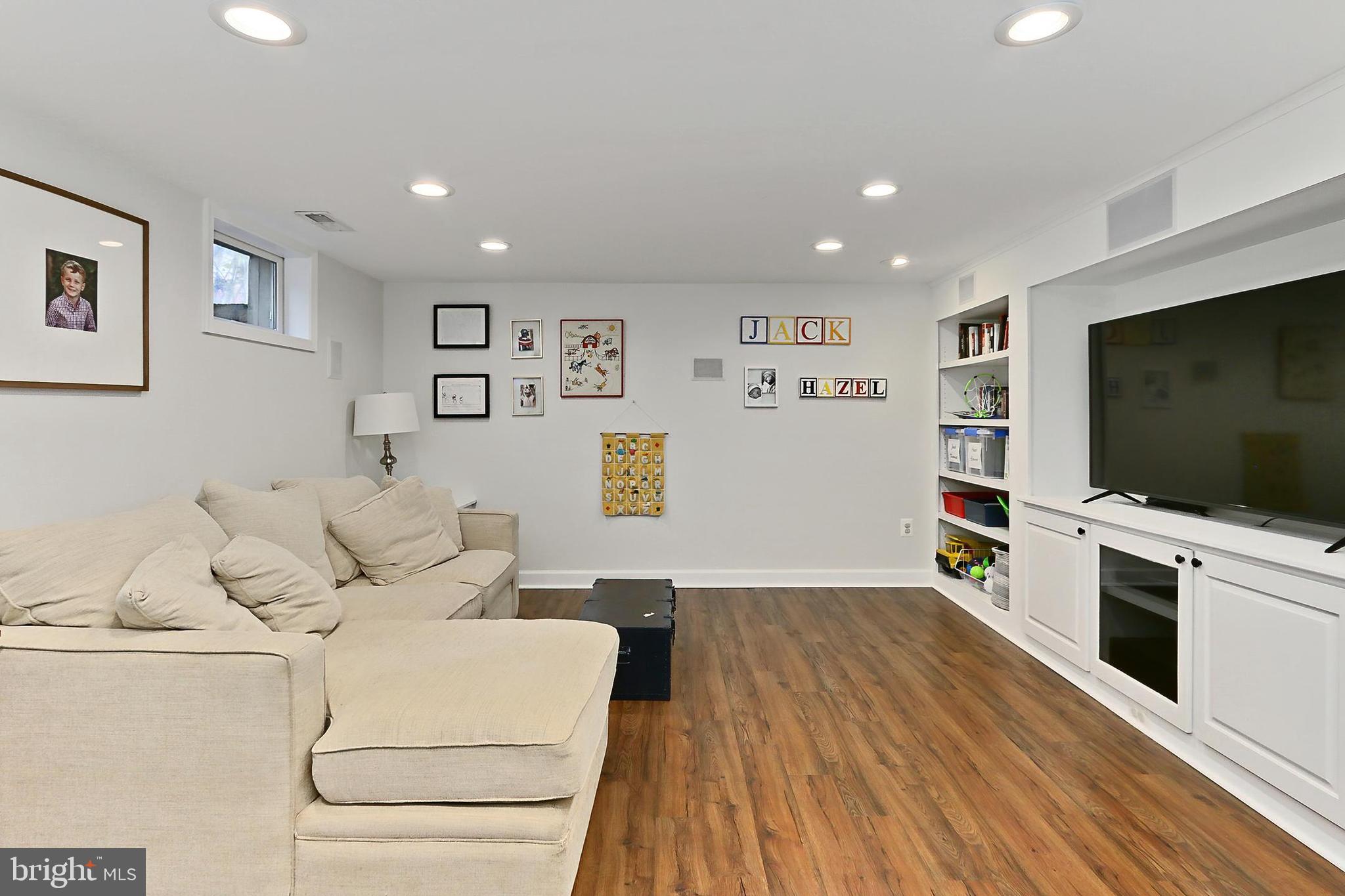 ARLINGTON FOREST - Residential