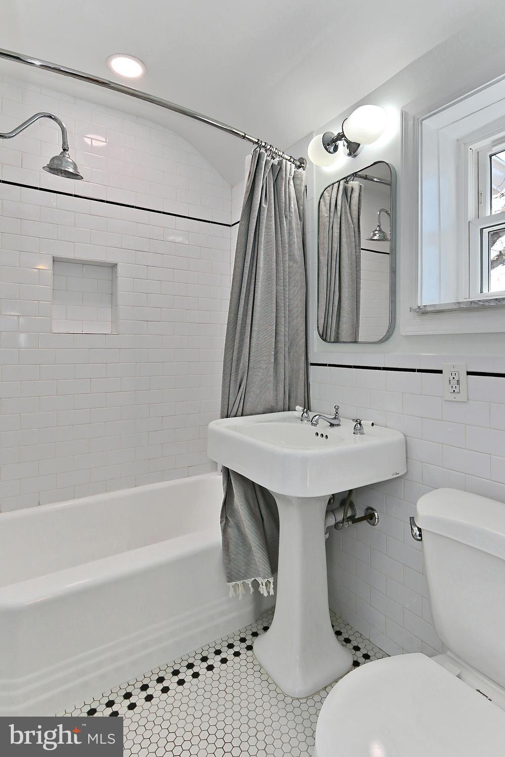 ARLINGTON FOREST - Residential