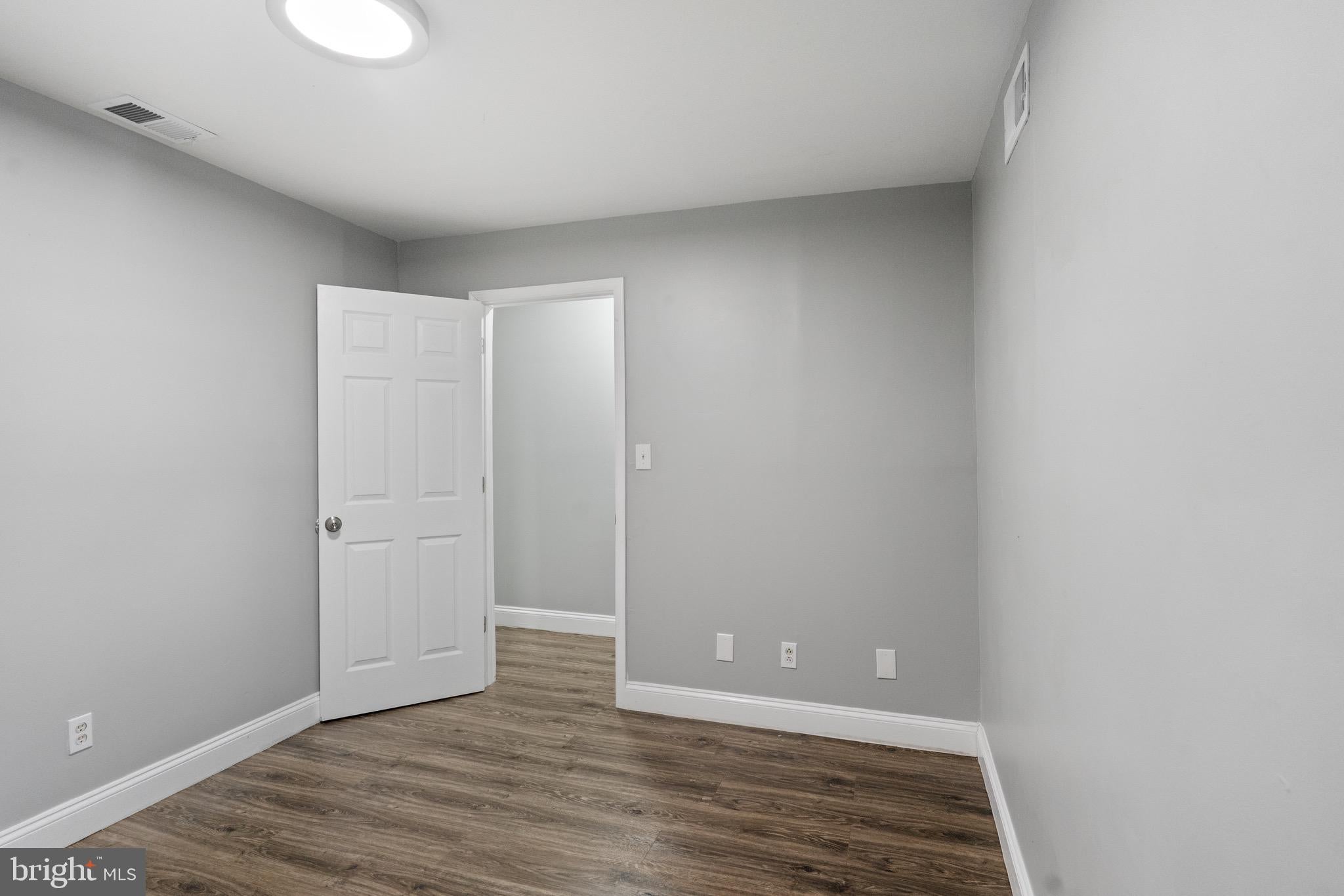 823 NEWINGTON AVENUE UNIT 1