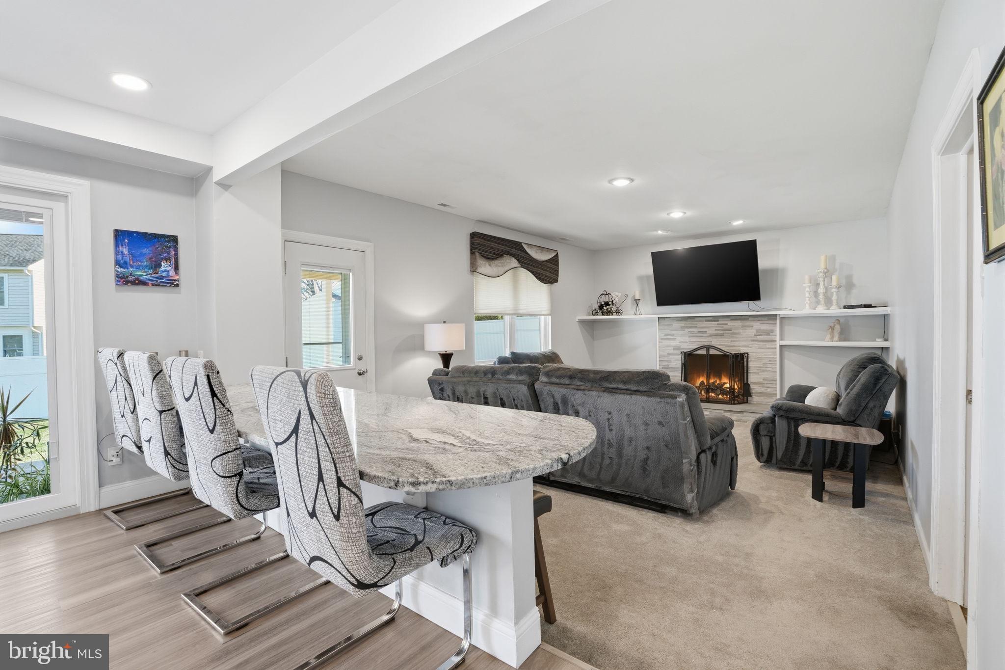 HAMPTON ESTS - Residential