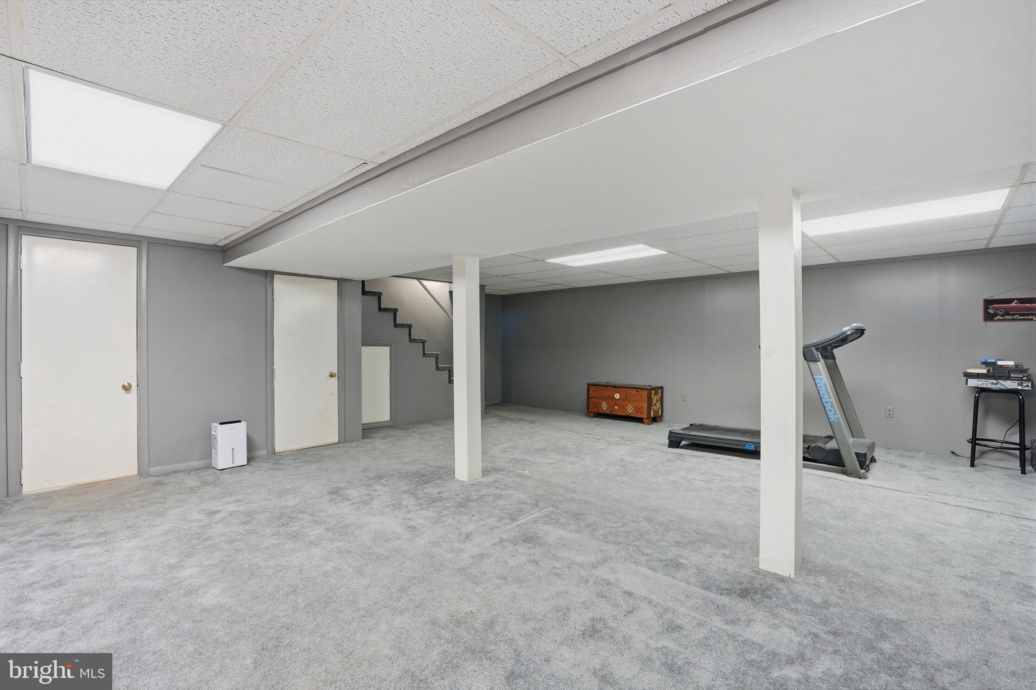 HAMPTON ESTS - Residential