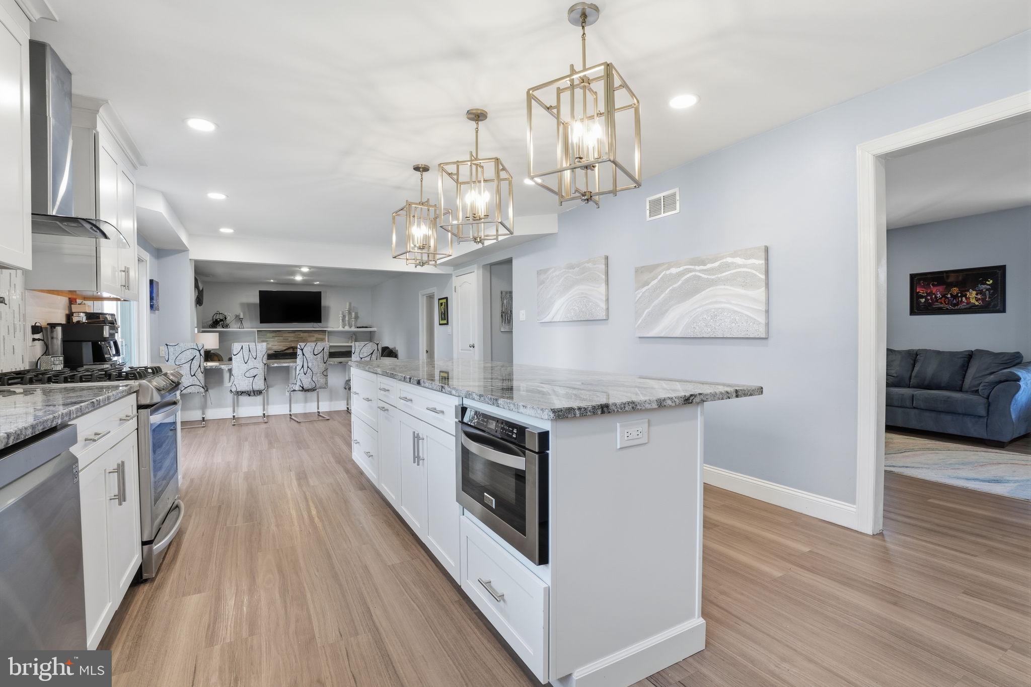 HAMPTON ESTS - Residential