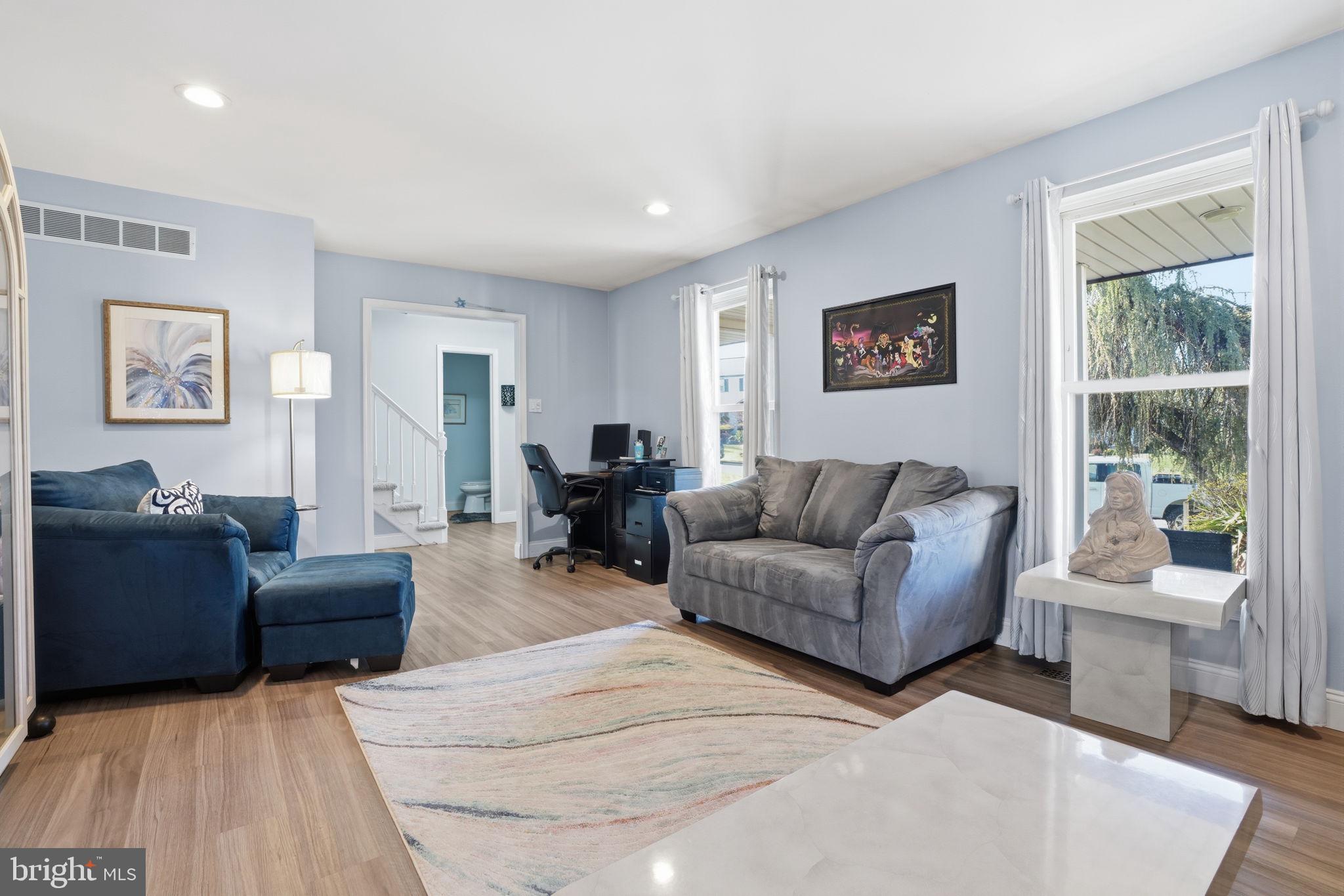 HAMPTON ESTS - Residential