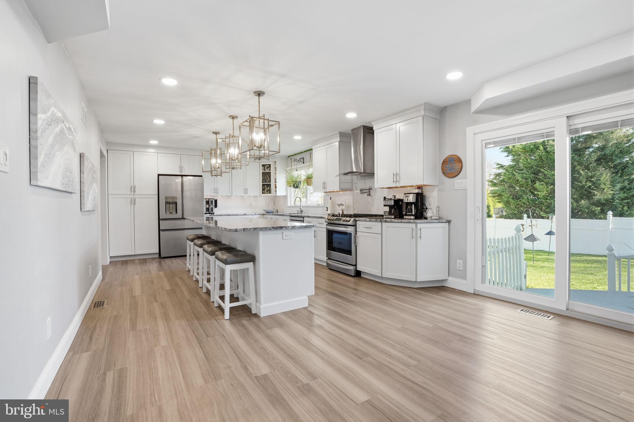 HAMPTON ESTS - Residential