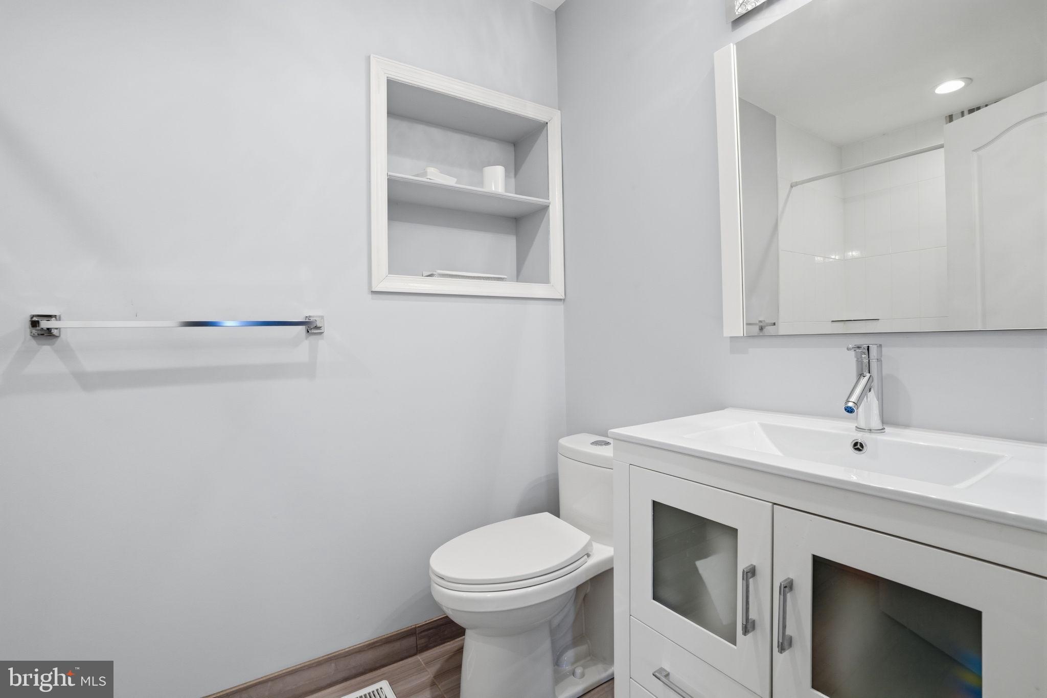 HAMPTON ESTS - Residential