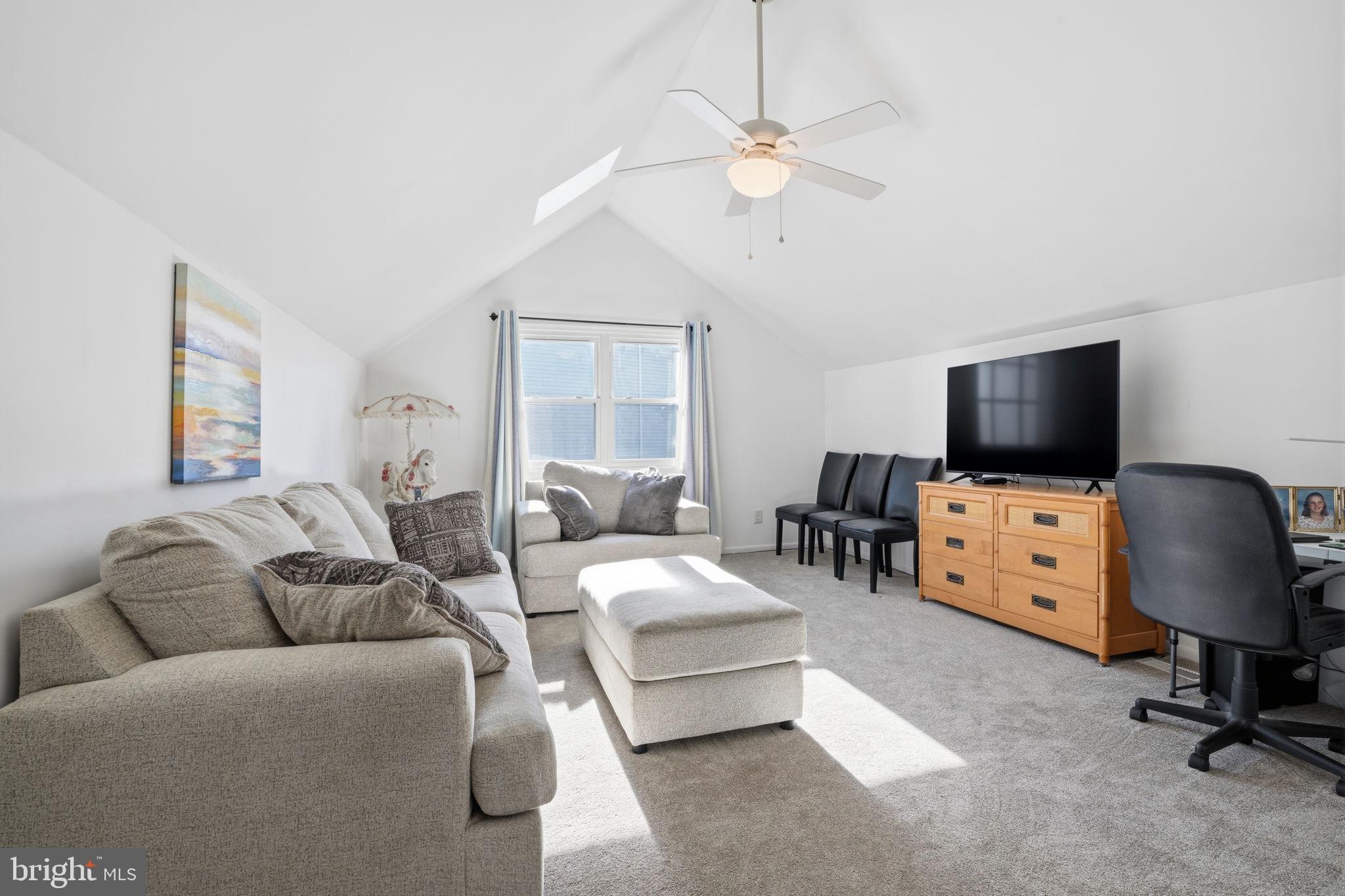 HAMPTON ESTS - Residential