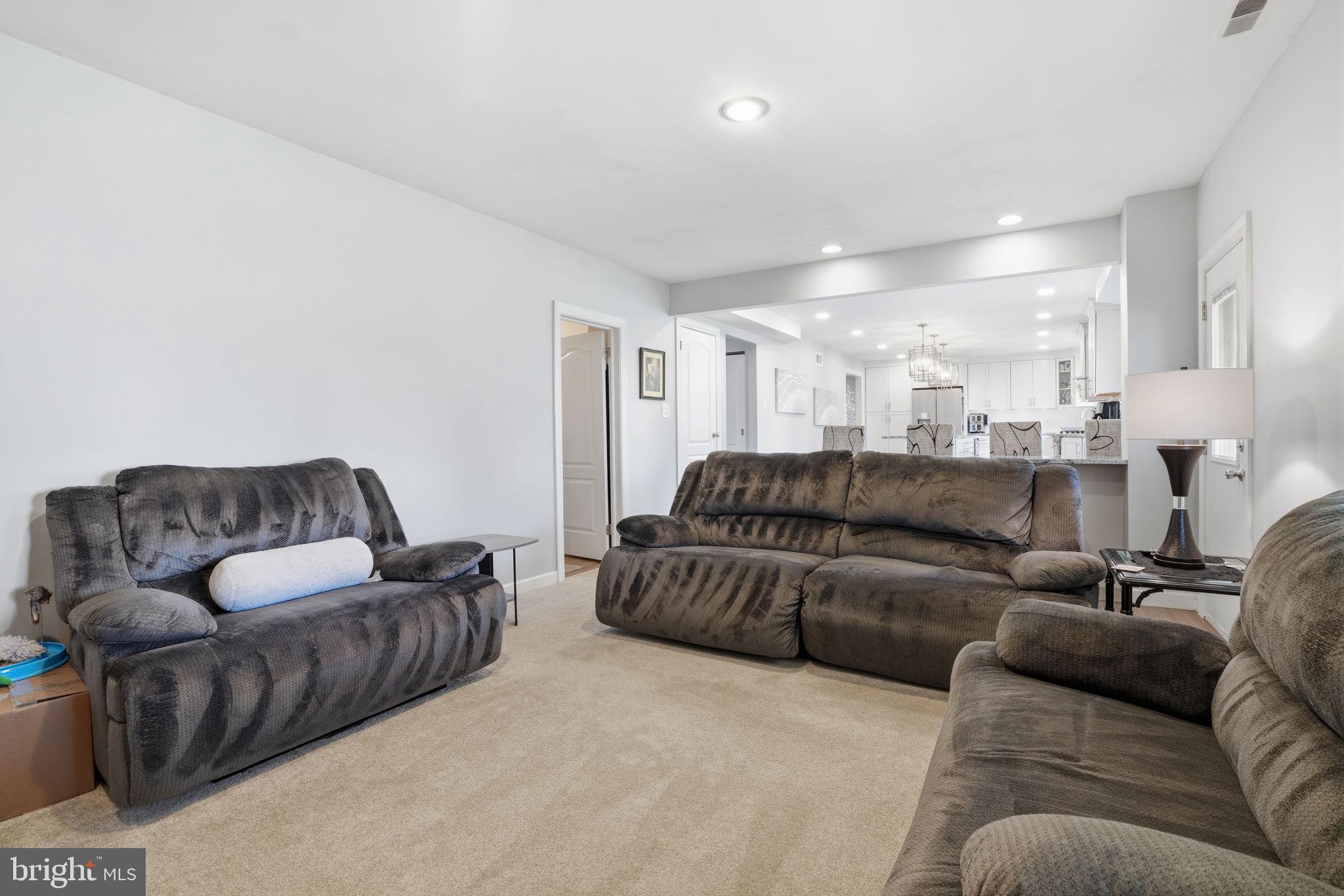 HAMPTON ESTS - Residential