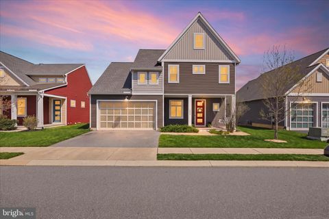 1411 WILLOW CREEK DRIVE MOUNT JOY PA 17552