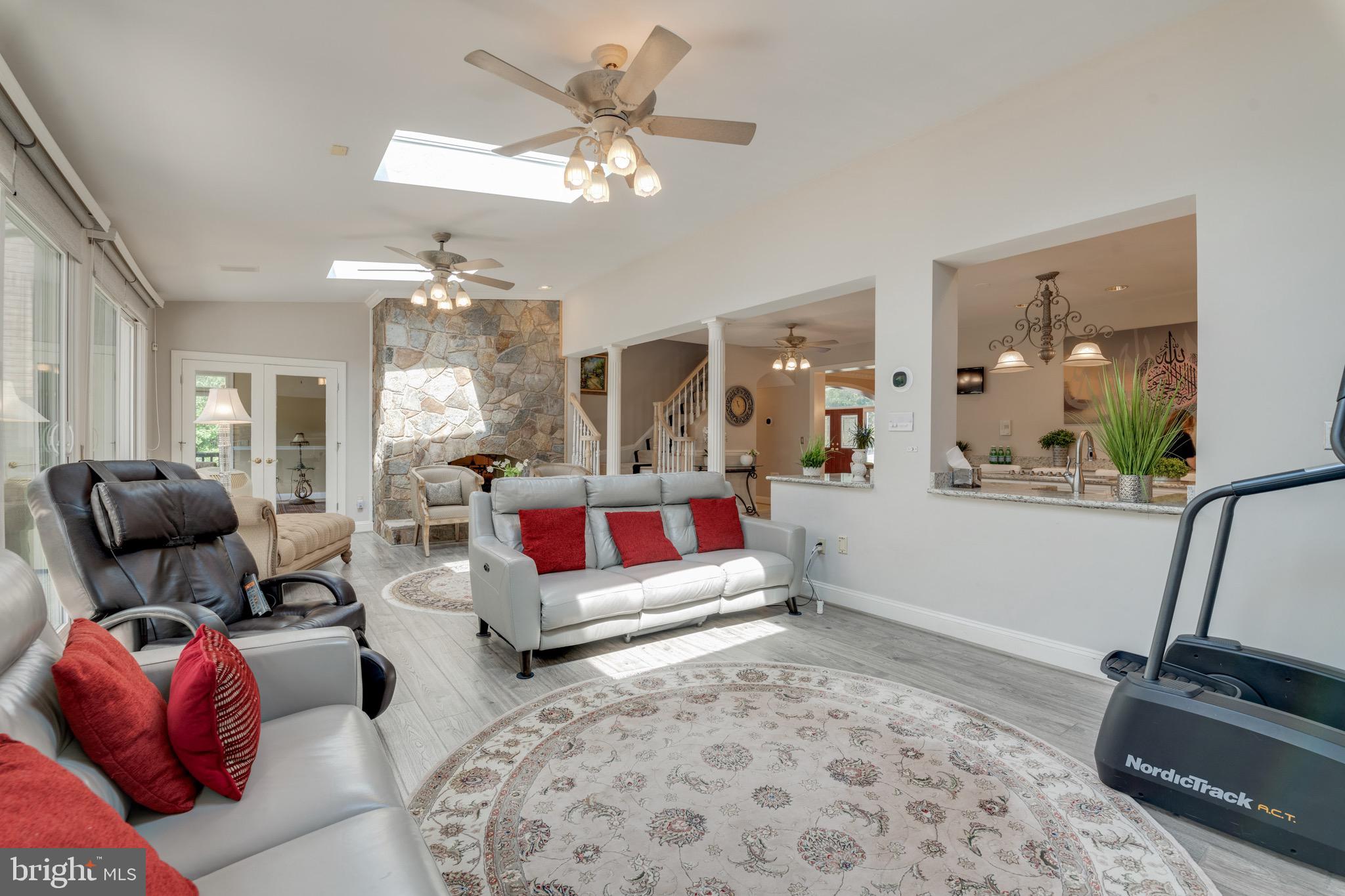 TIMBER HILL - Residential