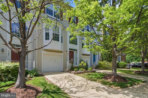 Photo of 11423 Abner Ave, FAIRFAX, VA 22030 (MLS # VAFX2309848)
