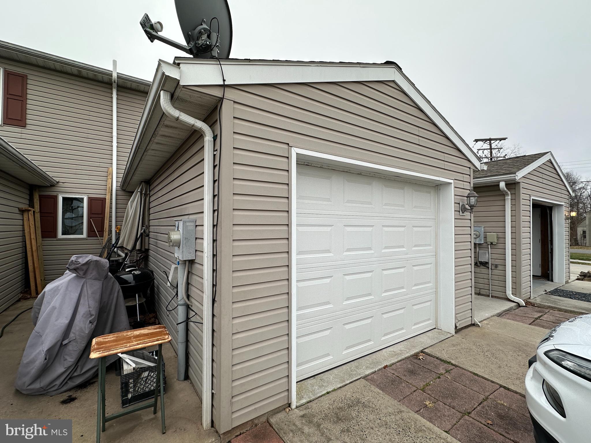 COLONIAL RIDGE - Residential