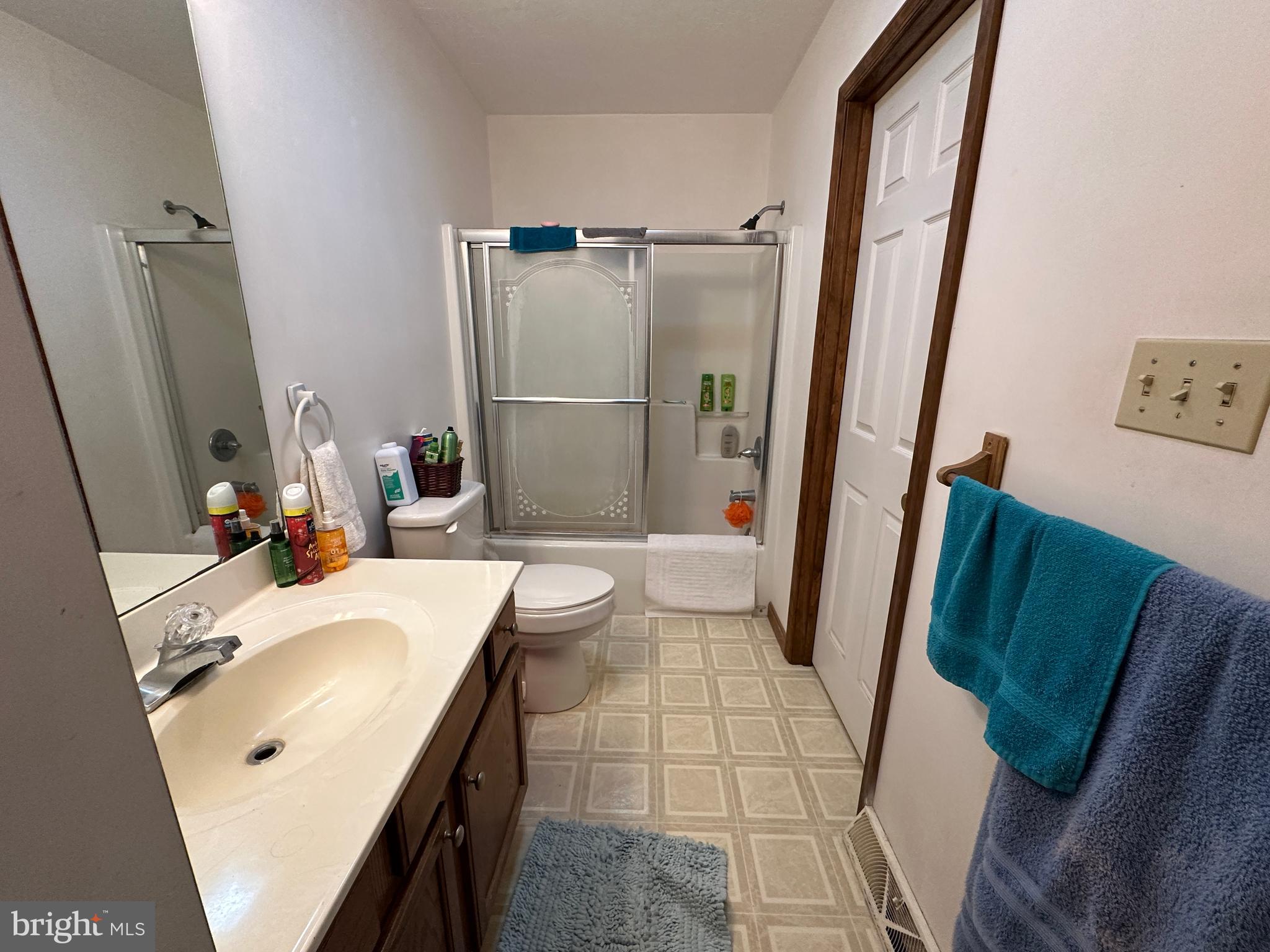 COLONIAL RIDGE - Residential