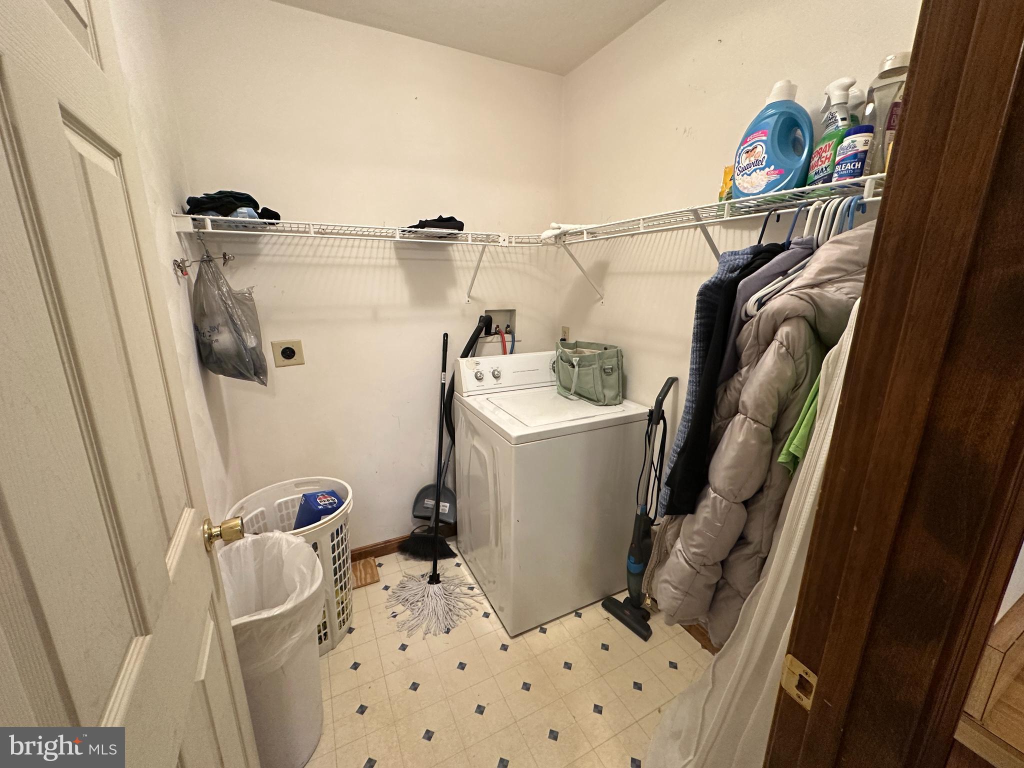 COLONIAL RIDGE - Residential