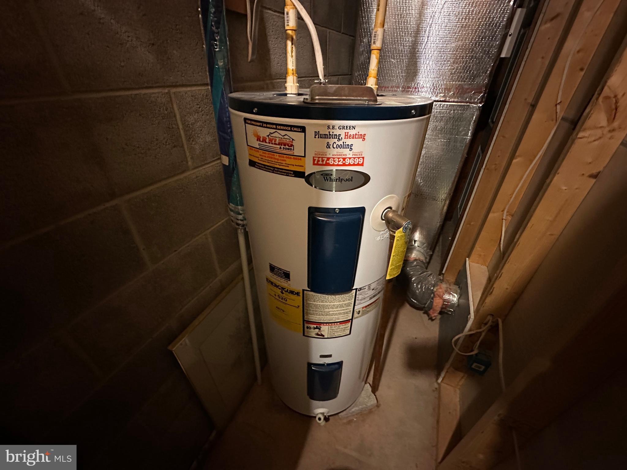 COLONIAL RIDGE - Residential