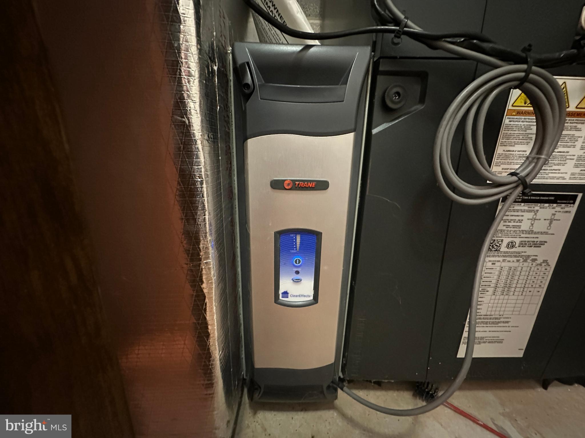 COLONIAL RIDGE - Residential