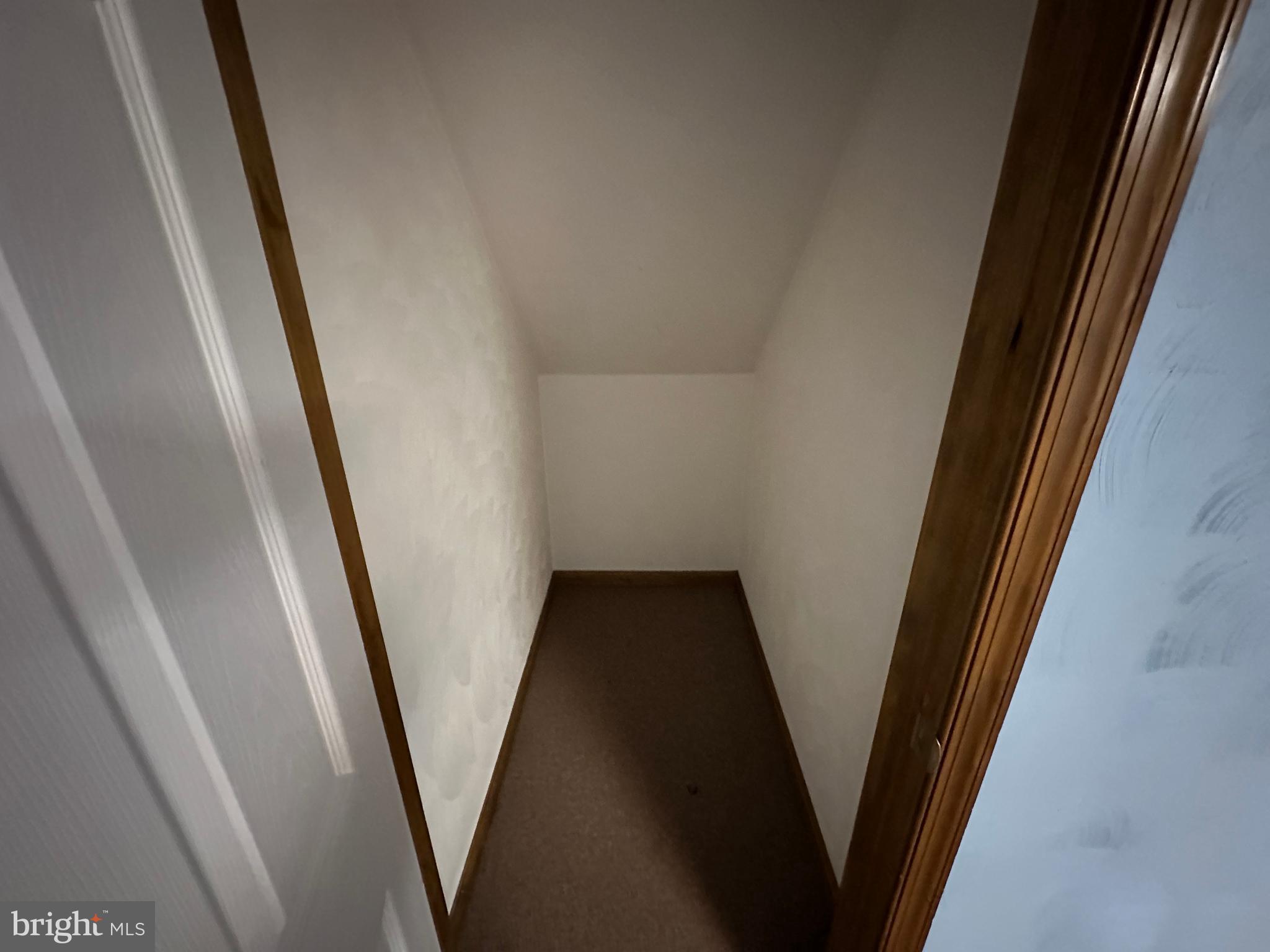 COLONIAL RIDGE - Residential