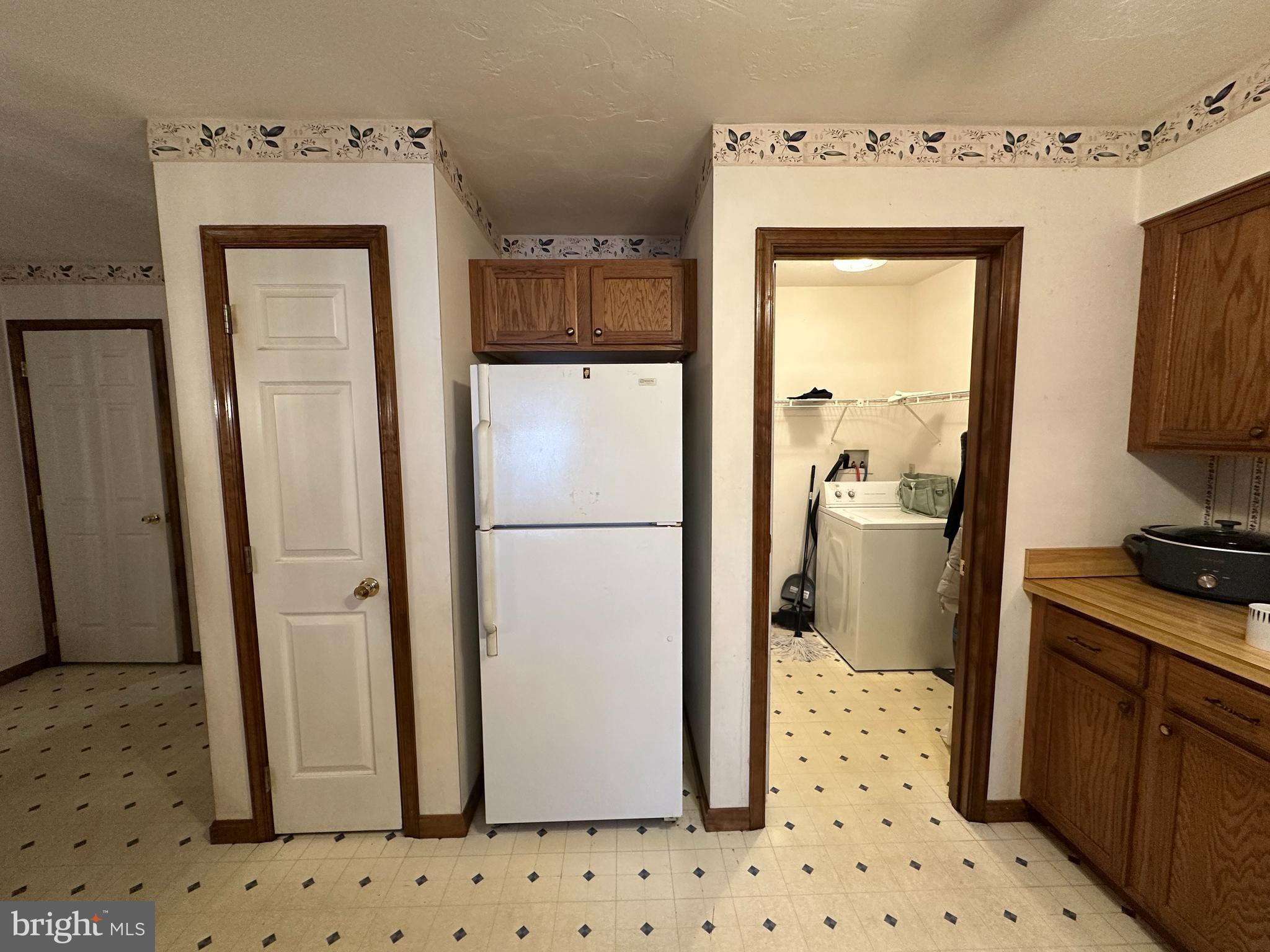 COLONIAL RIDGE - Residential