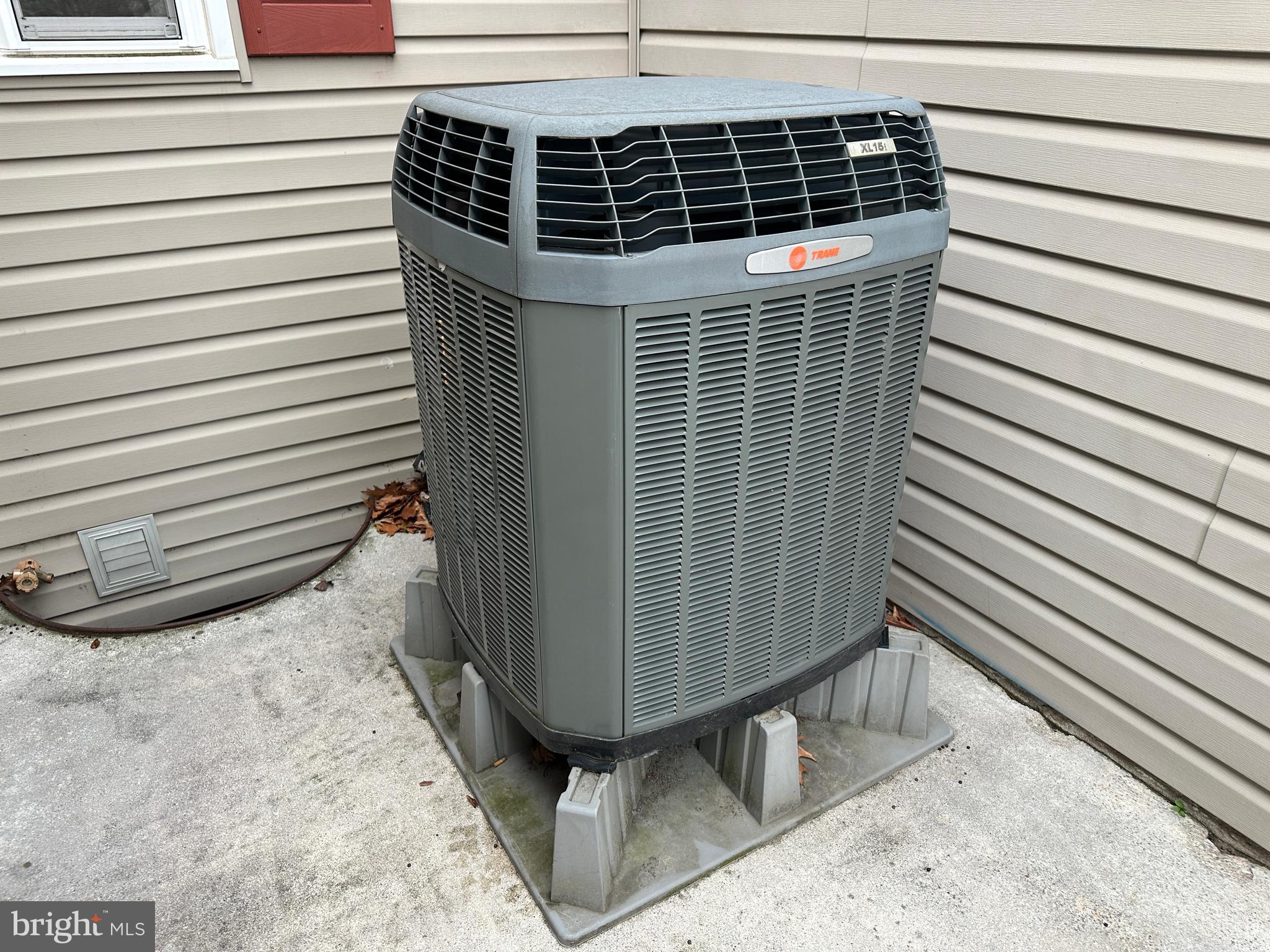 COLONIAL RIDGE - Residential