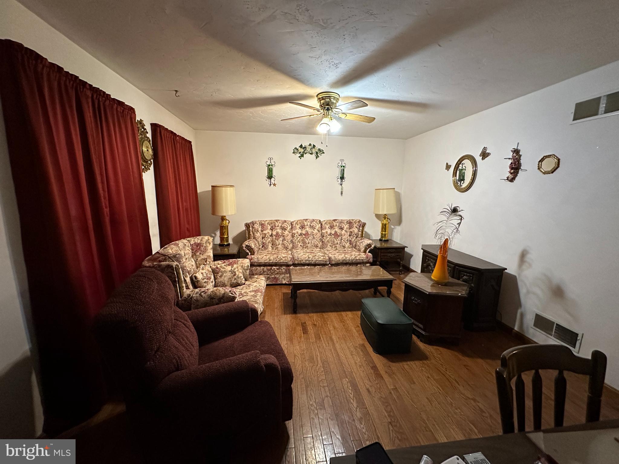 COLONIAL RIDGE - Residential