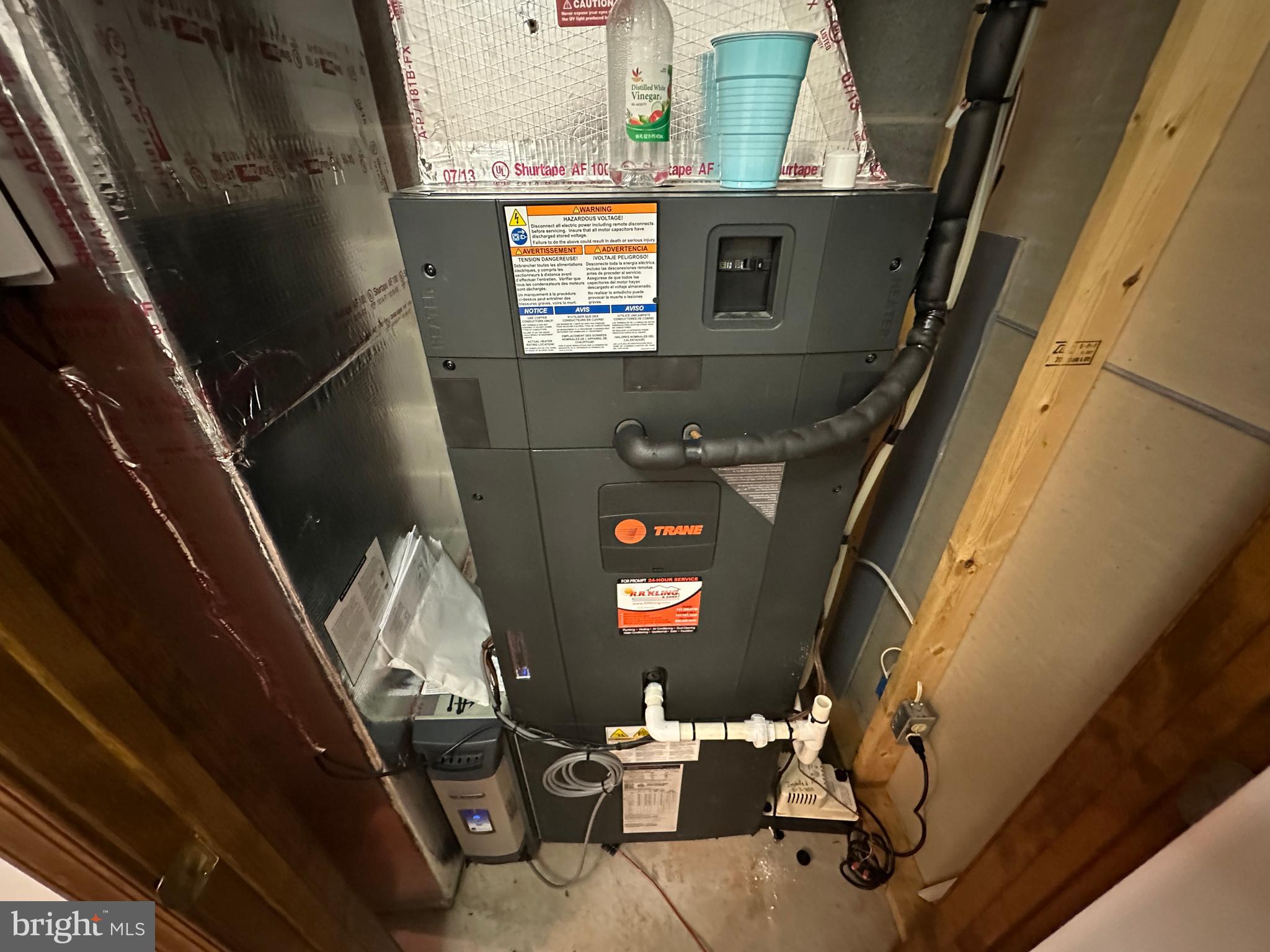 COLONIAL RIDGE - Residential