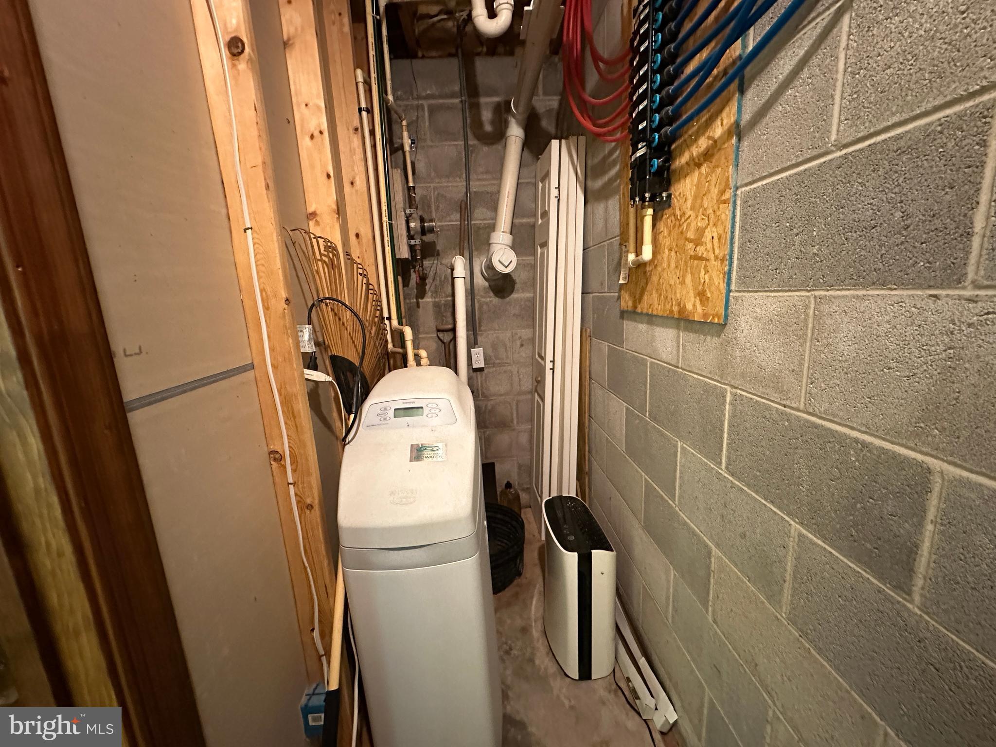 COLONIAL RIDGE - Residential