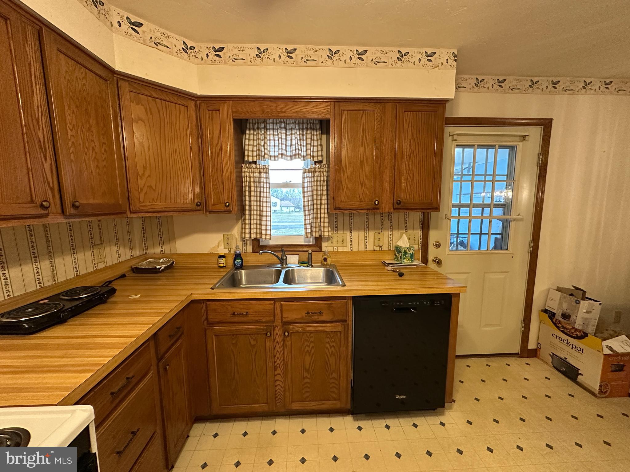 COLONIAL RIDGE - Residential