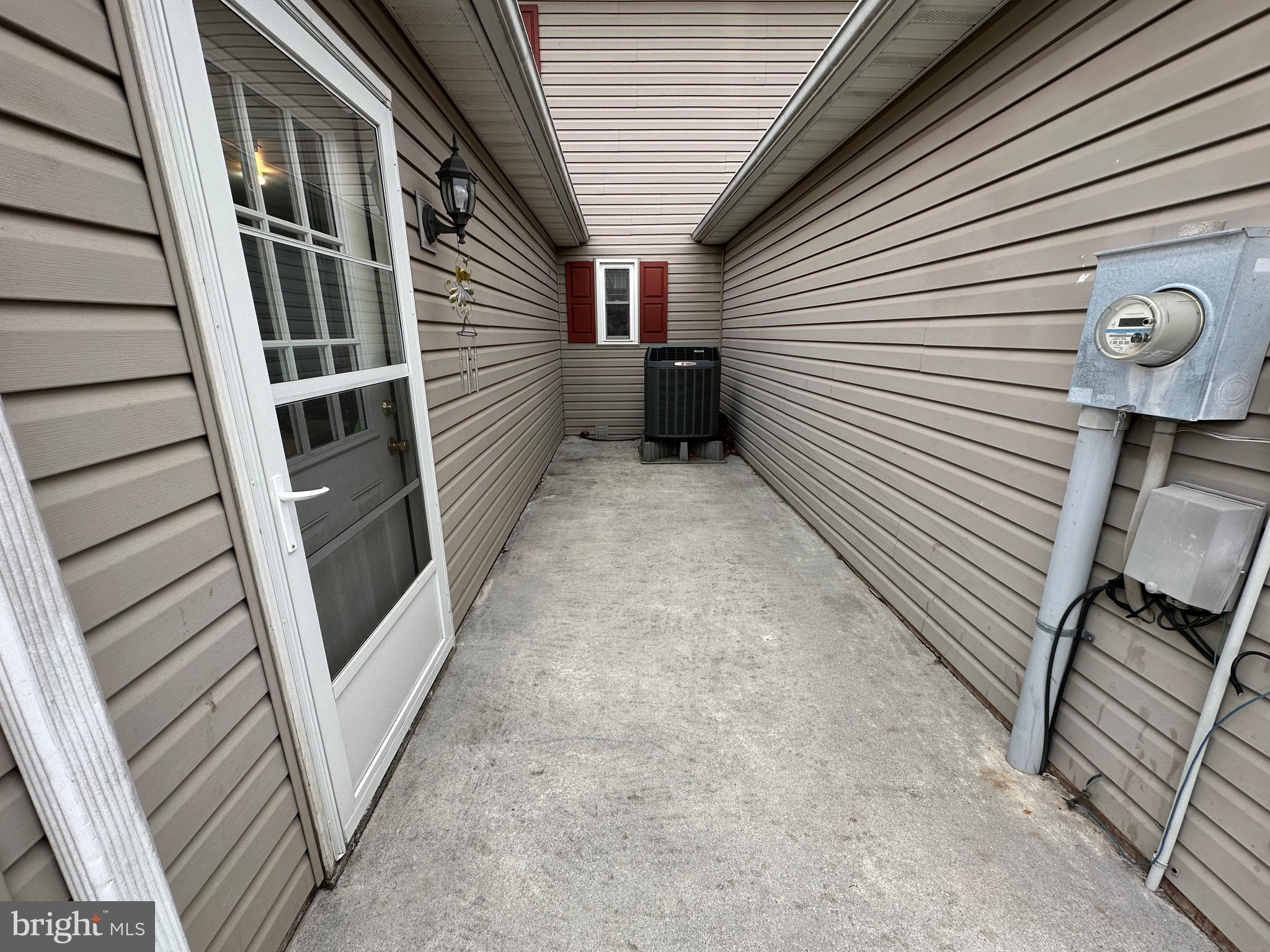 COLONIAL RIDGE - Residential