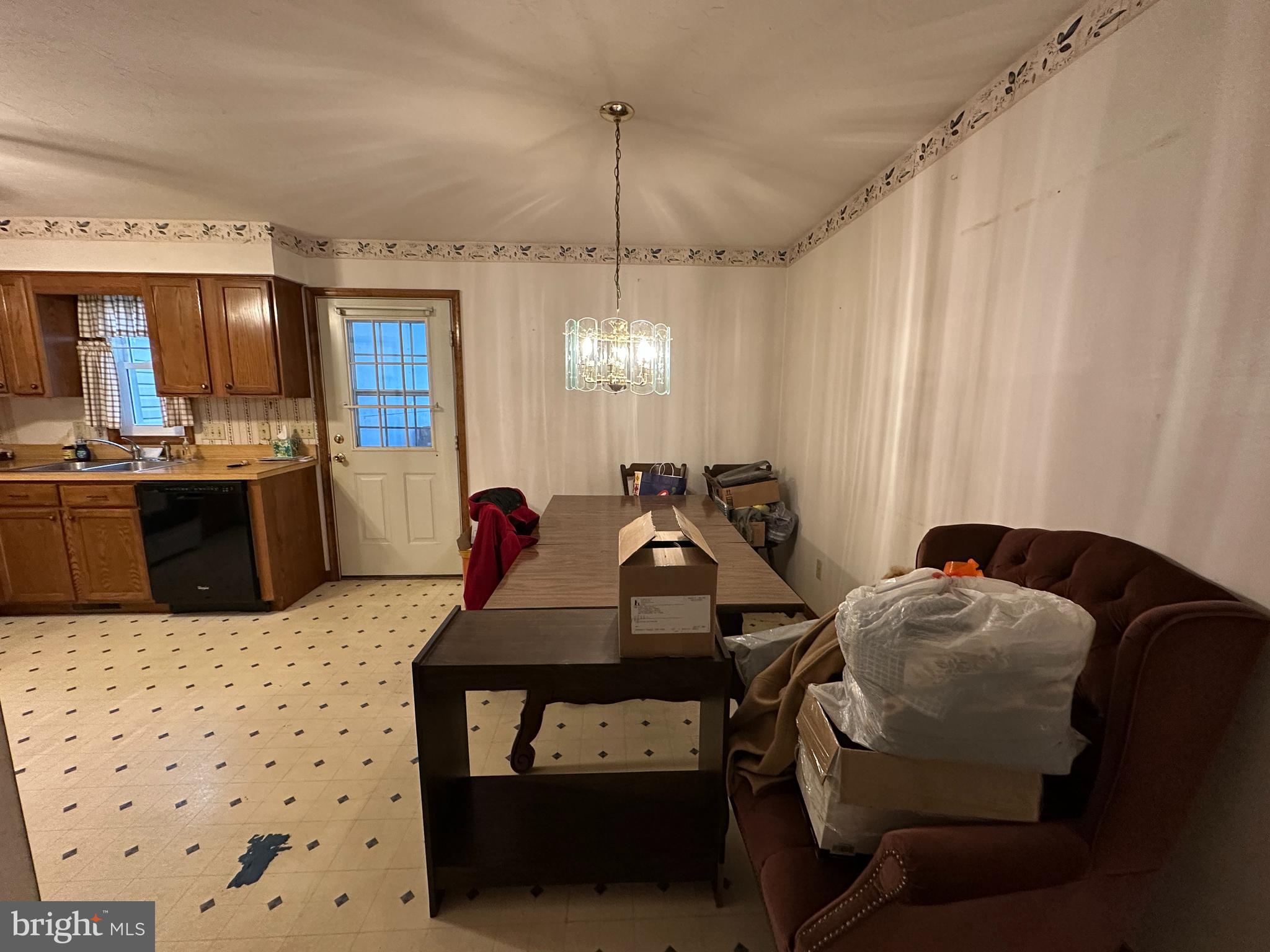 COLONIAL RIDGE - Residential